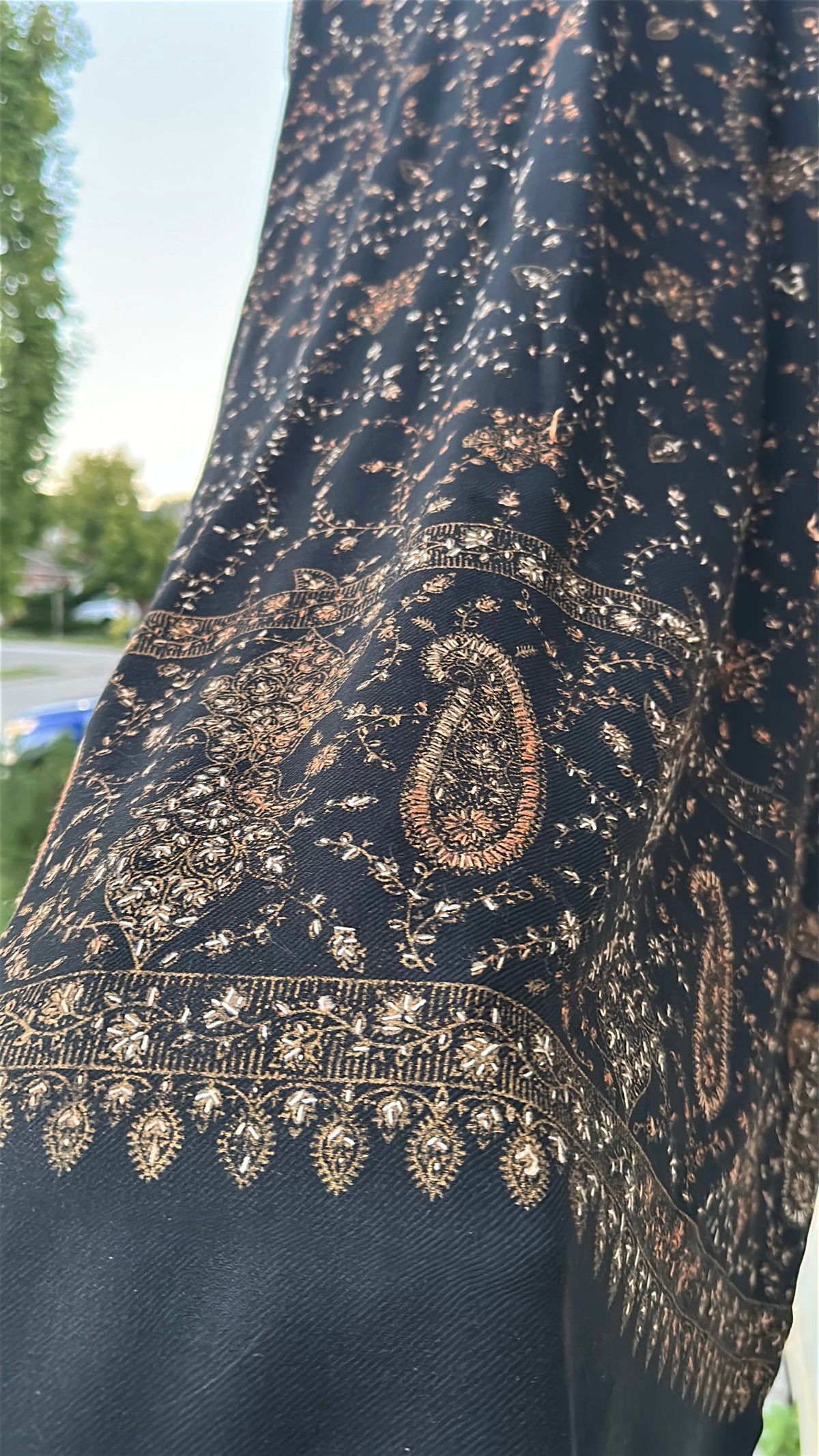 Zar-e-Shab Pashmina Kaftan