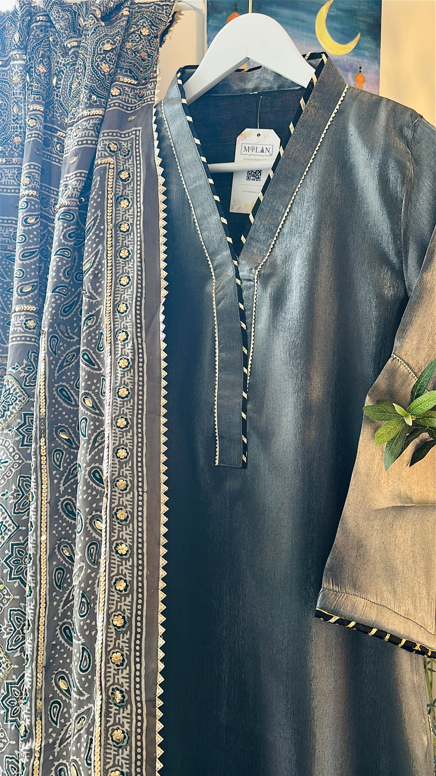 Ajrak Ash Noor Élan – Smoky Glow in Heritage Silk