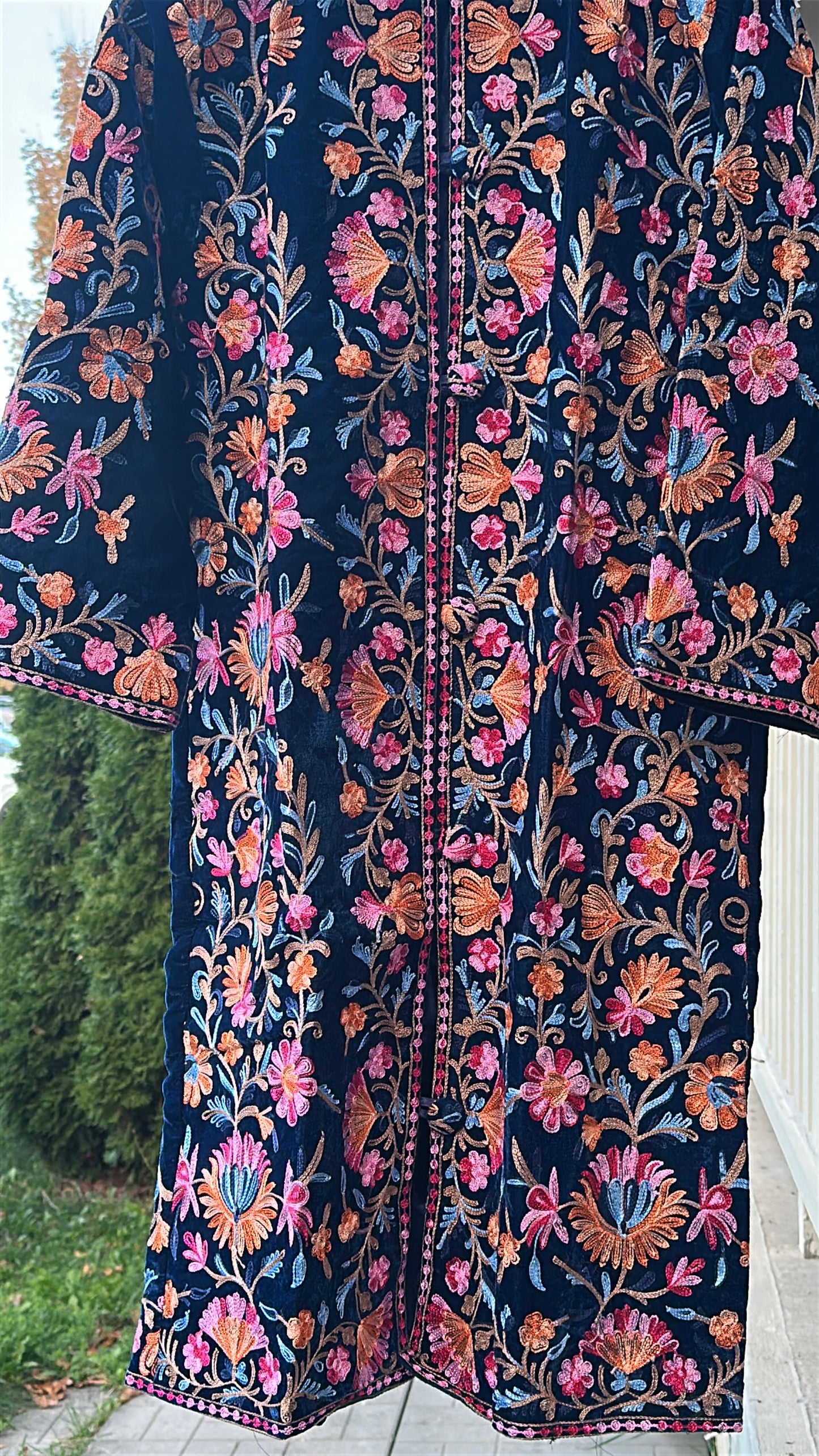 Velvet Reverie – The Kashmiri Wrap