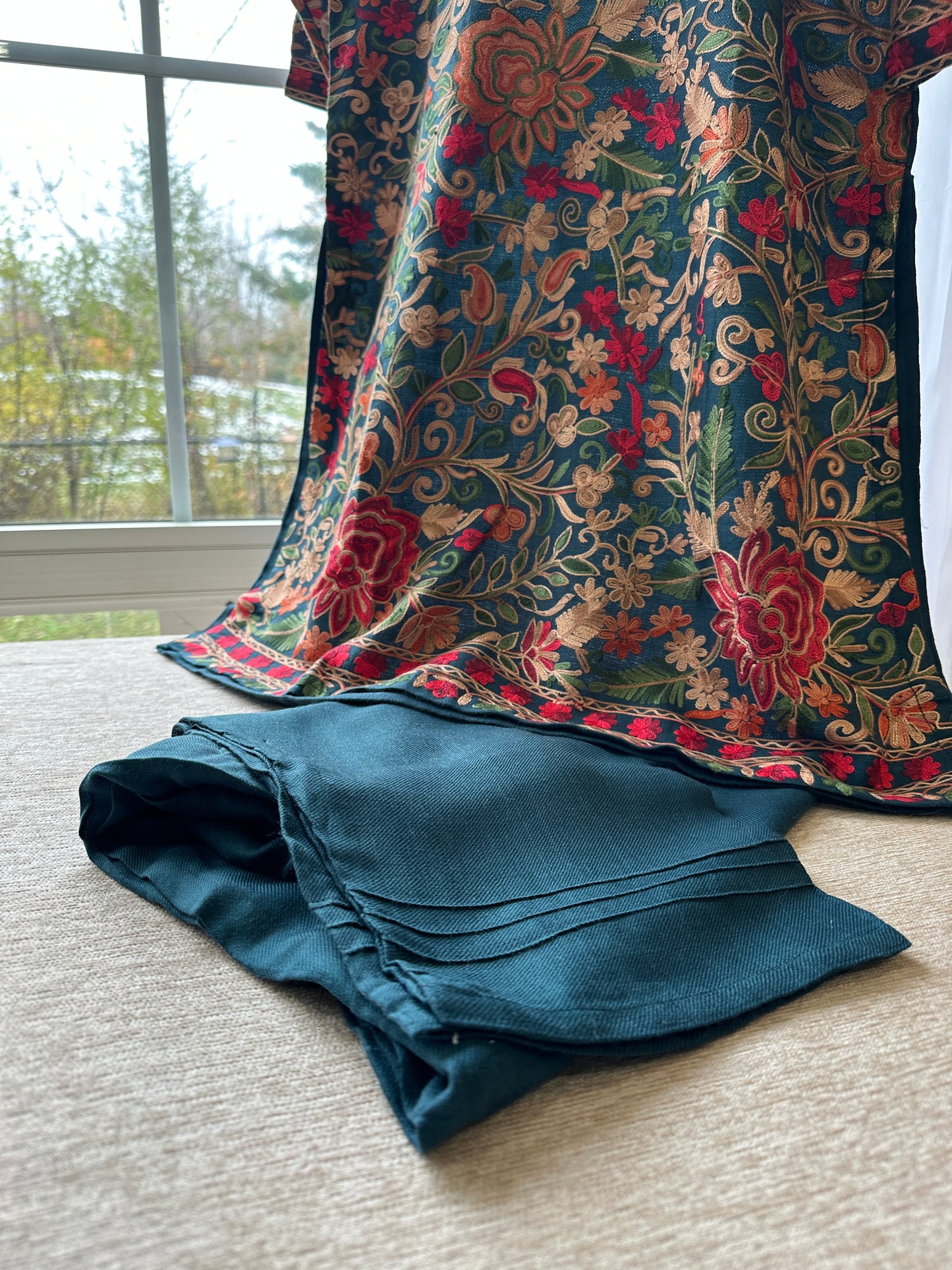 Gulnaar-e-Teal – 2 Piece Set