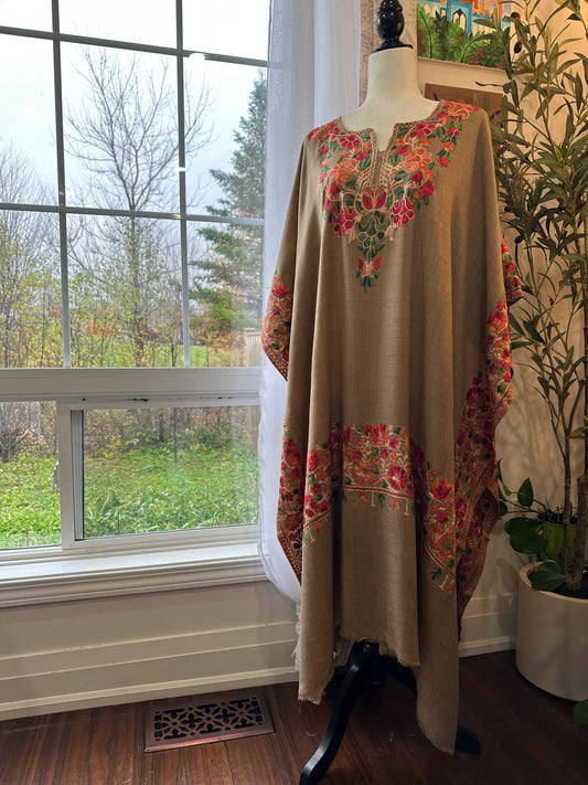 Sahara-e-Gulaab – Timeless Pashmina Poncho