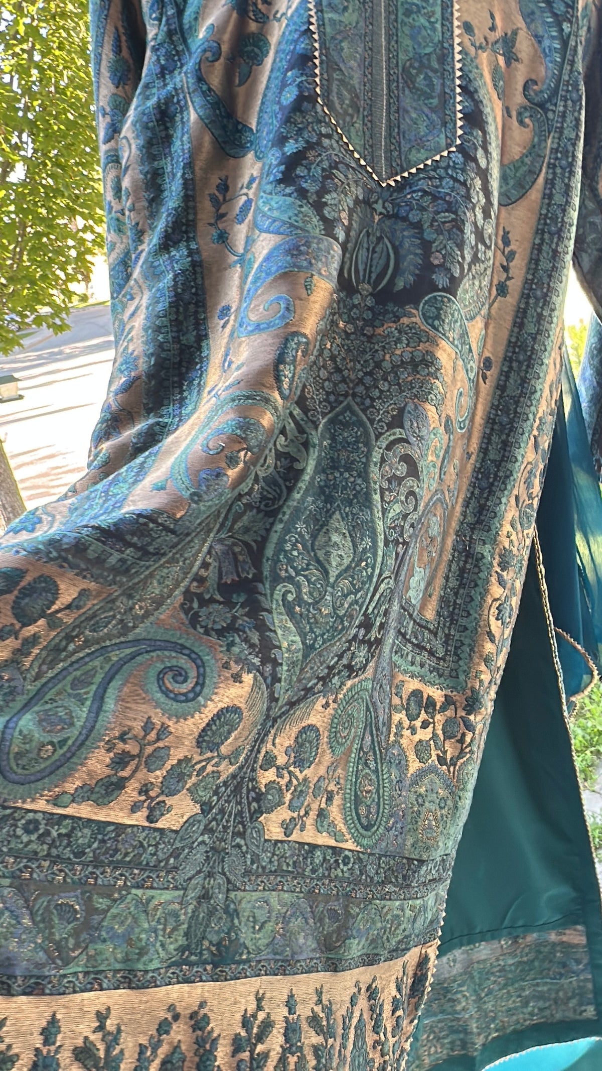 Kani Neel Zareen – Peacock Heritage