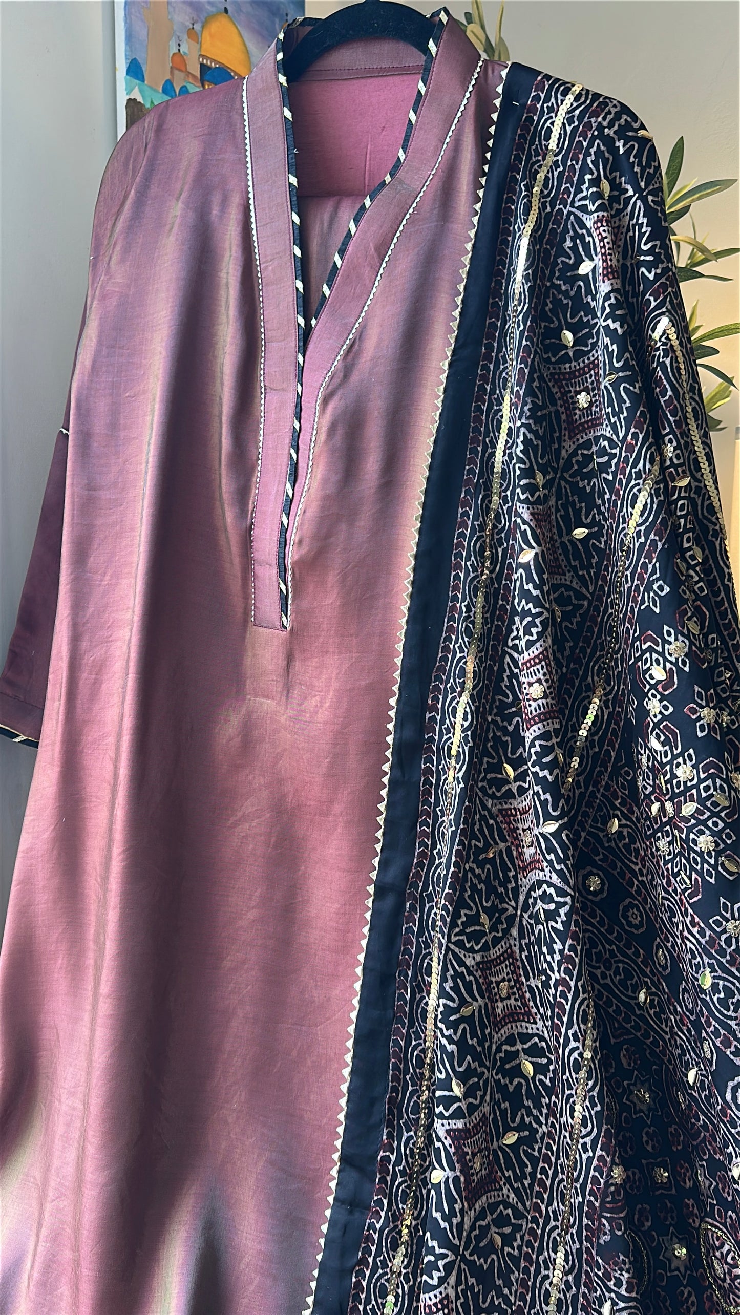 Rosé Noir Ajrak Élan – Where Soft Grace Meets Bold Heritage