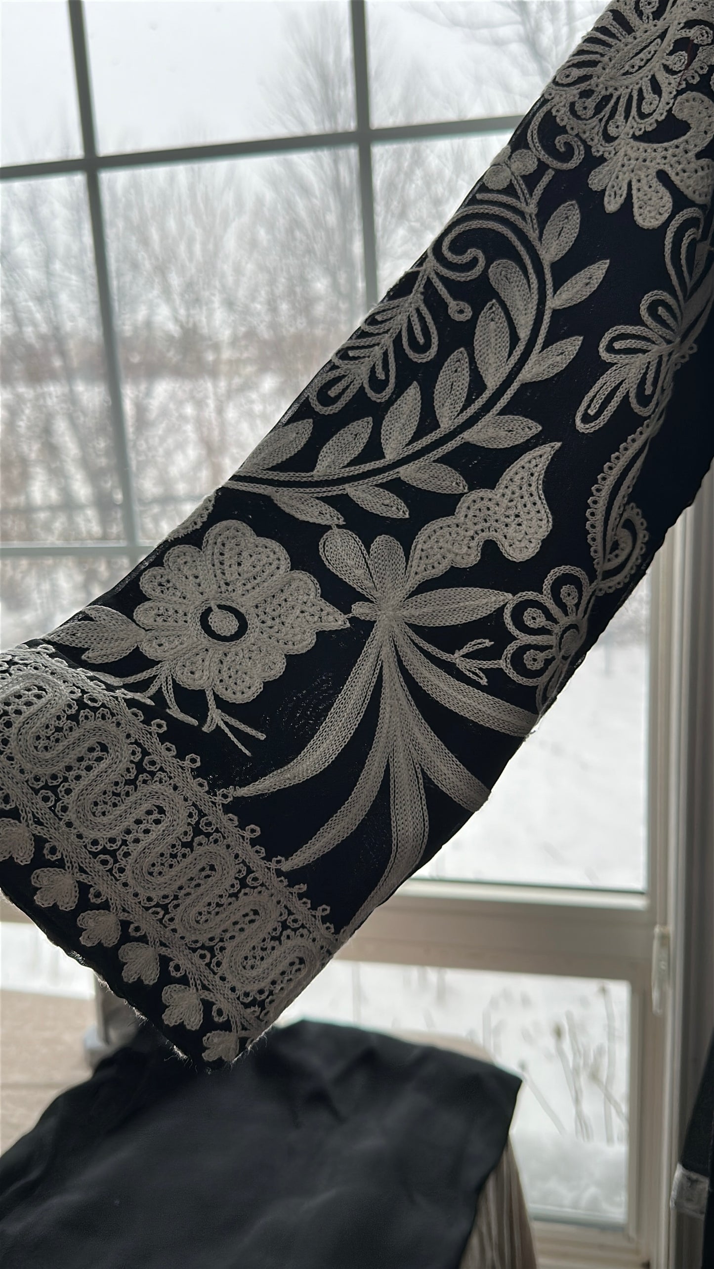 Noir Ivory Élan – Midnight Elegance Reimagined