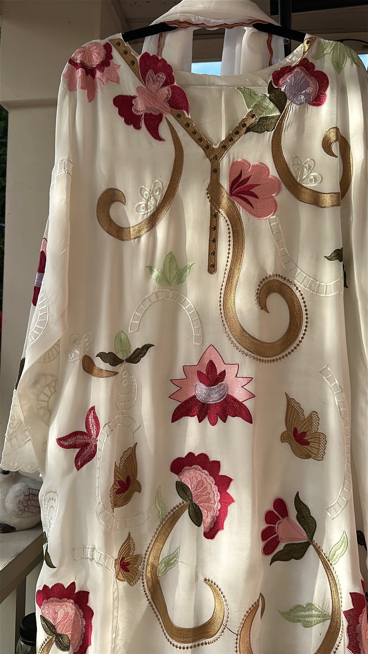 Ivory Blossom – A Garden in Bloom