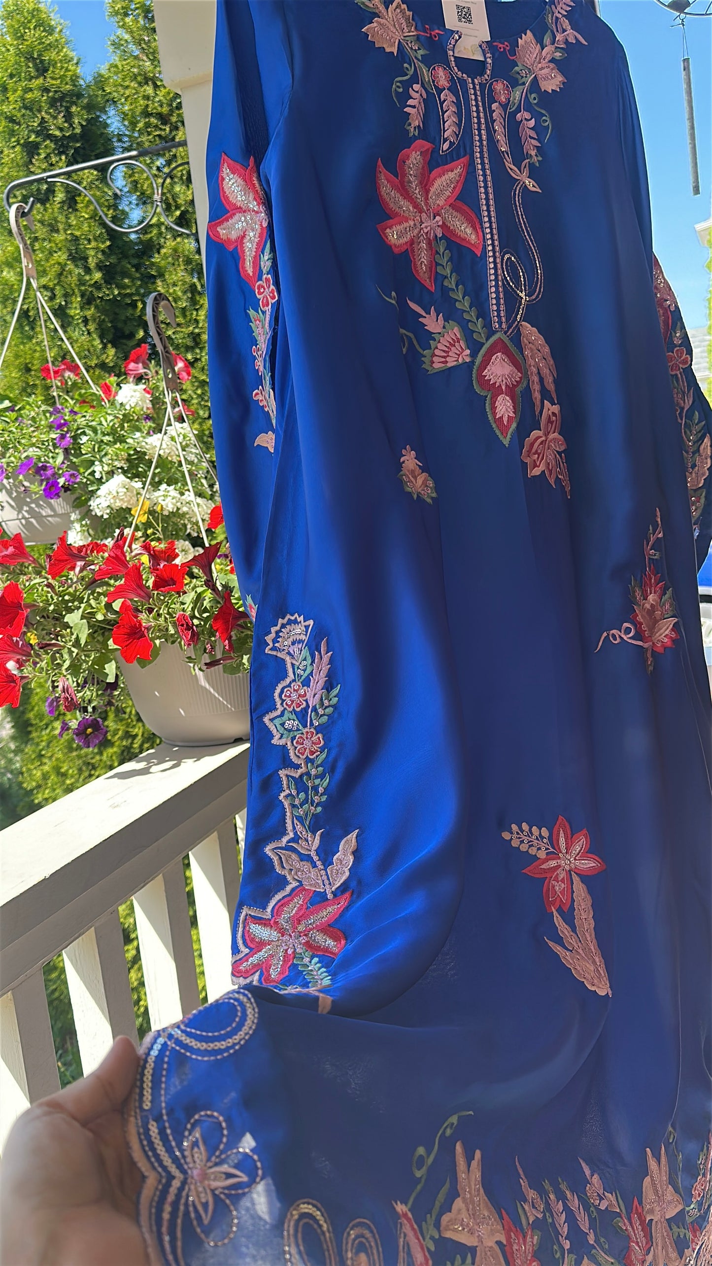 💙 Royal Dusk Élan – Bold Elegance with a Regal Glow