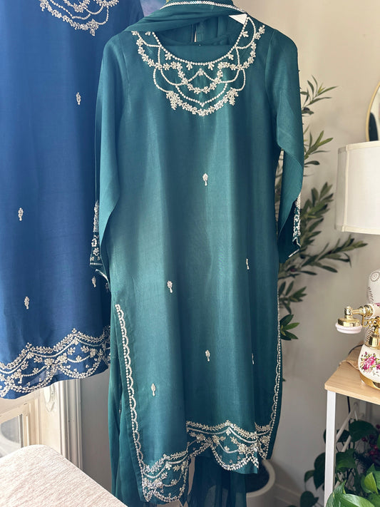 Zarqash-e-Sukoon – 3 piece set