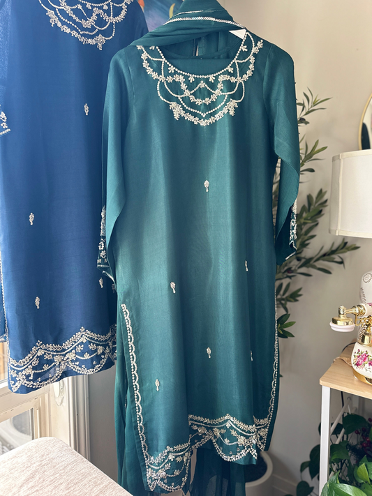 Zarqash-e-Sukoon – 3 piece set