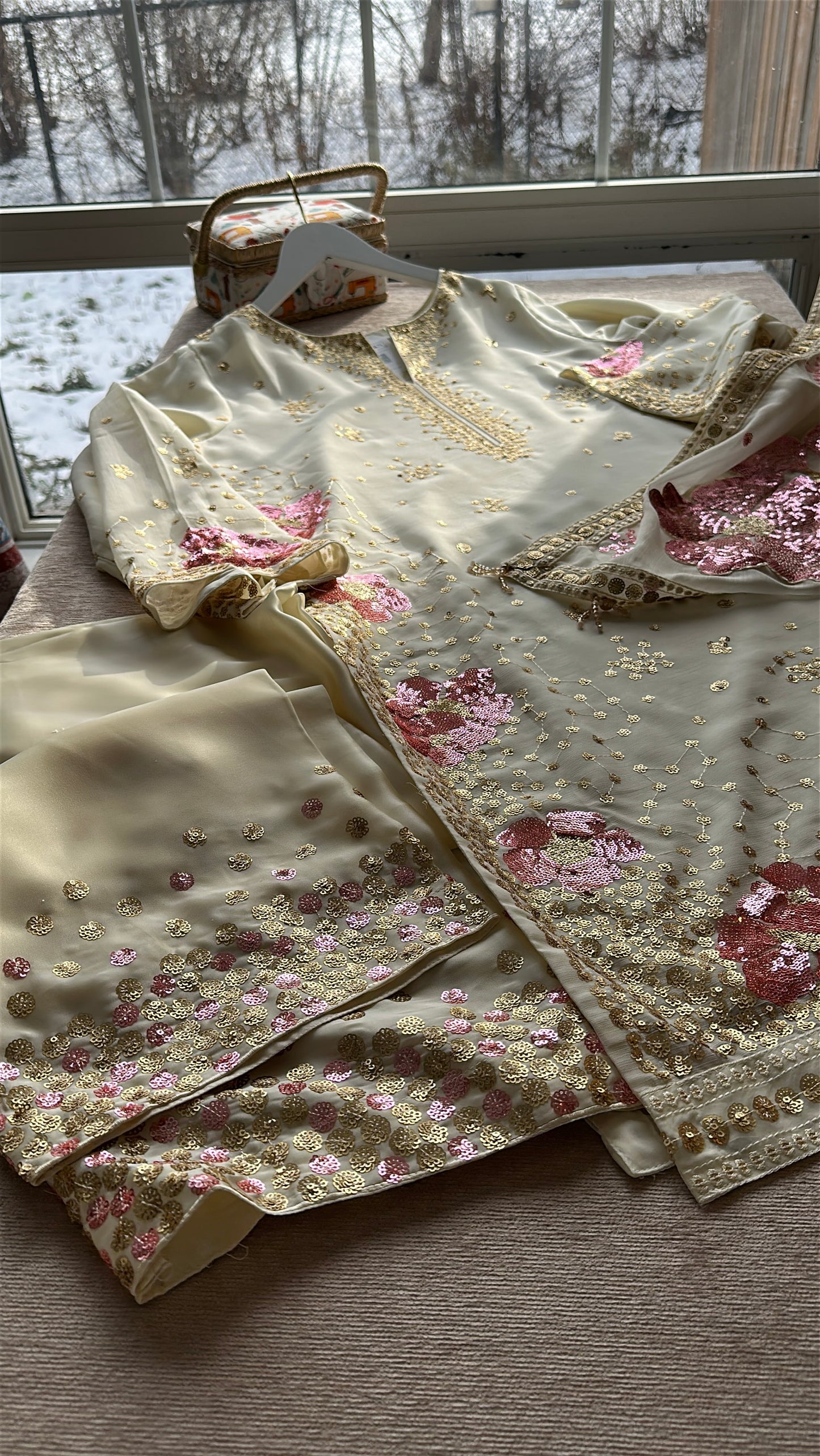 Noor-e-Gulabo – A Soft Bloom of Light & Grace