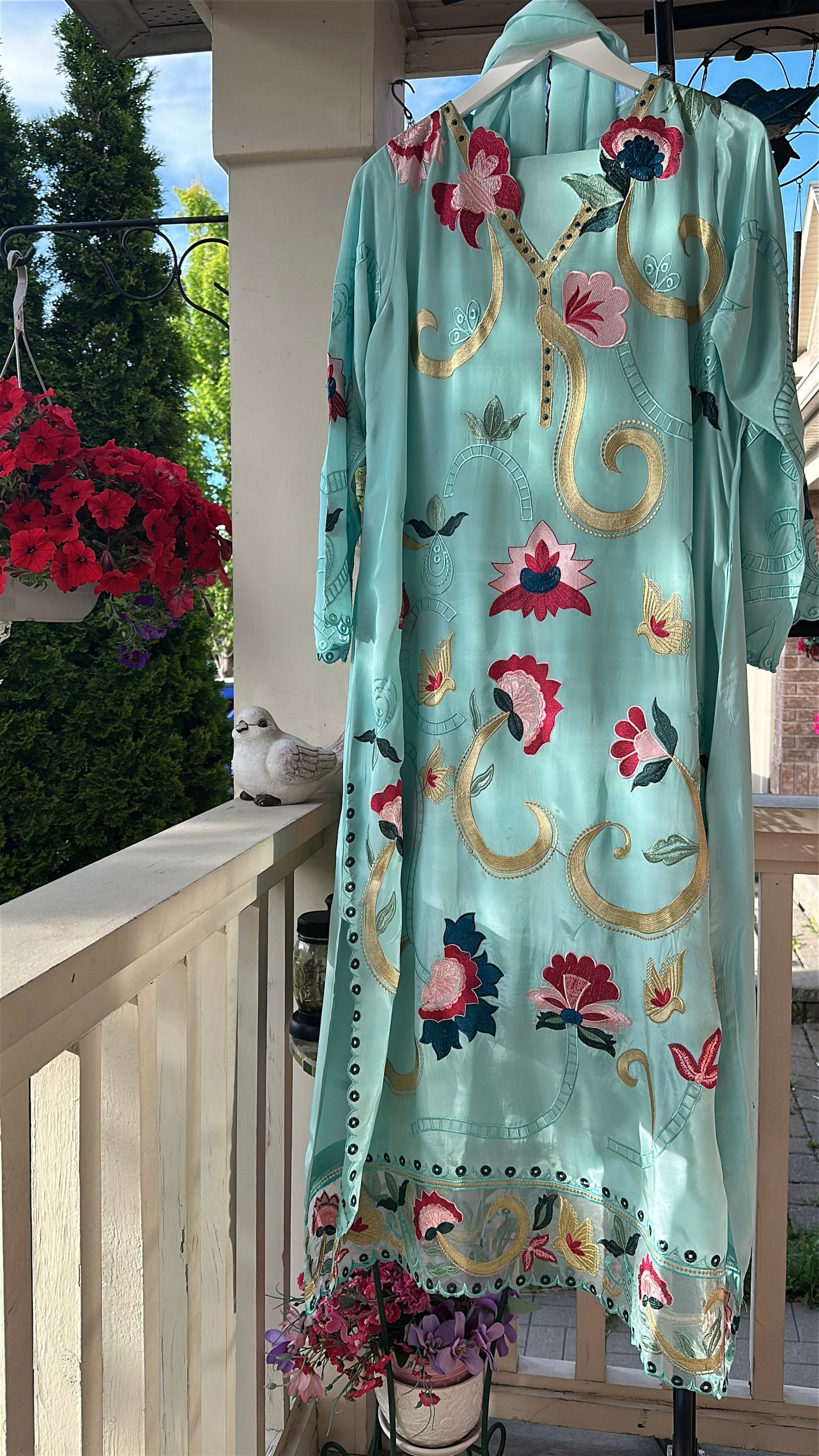 Blue Bloom – A Garden in Motion