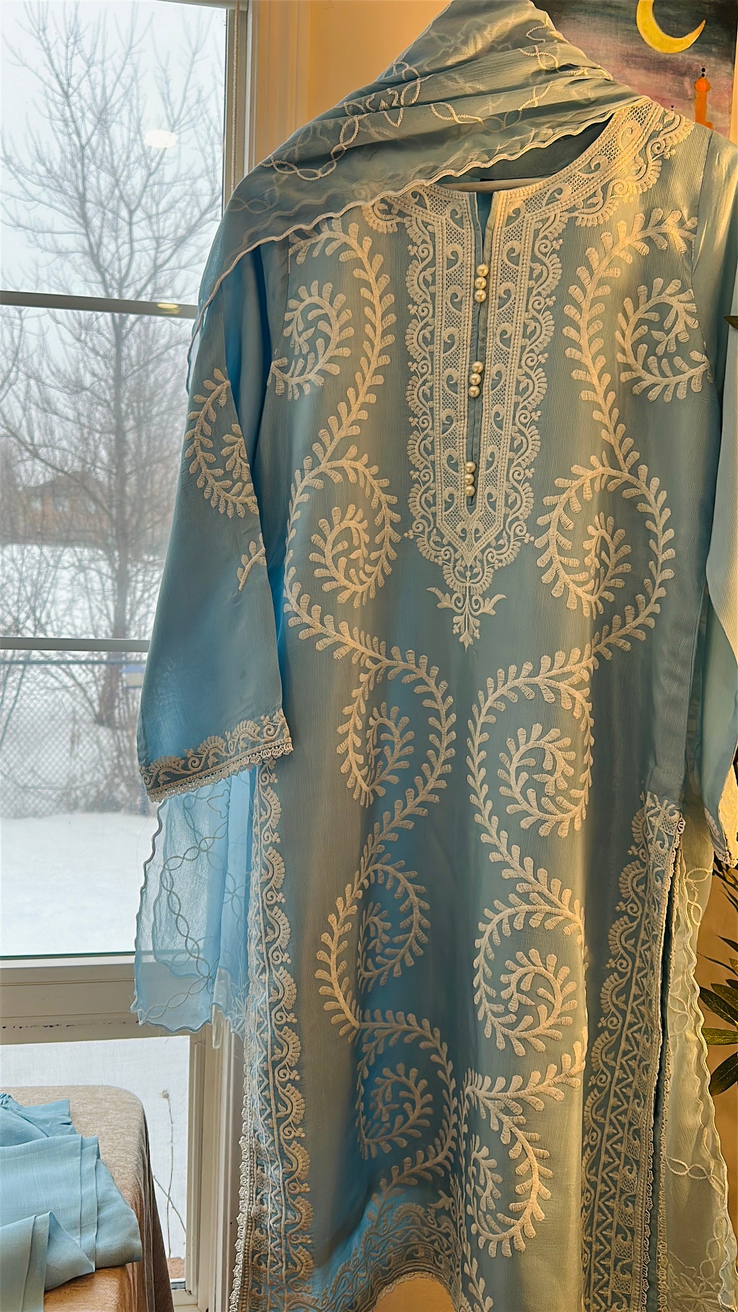 Lumière Blue – A Soft Glow of Raw Silk Elegance