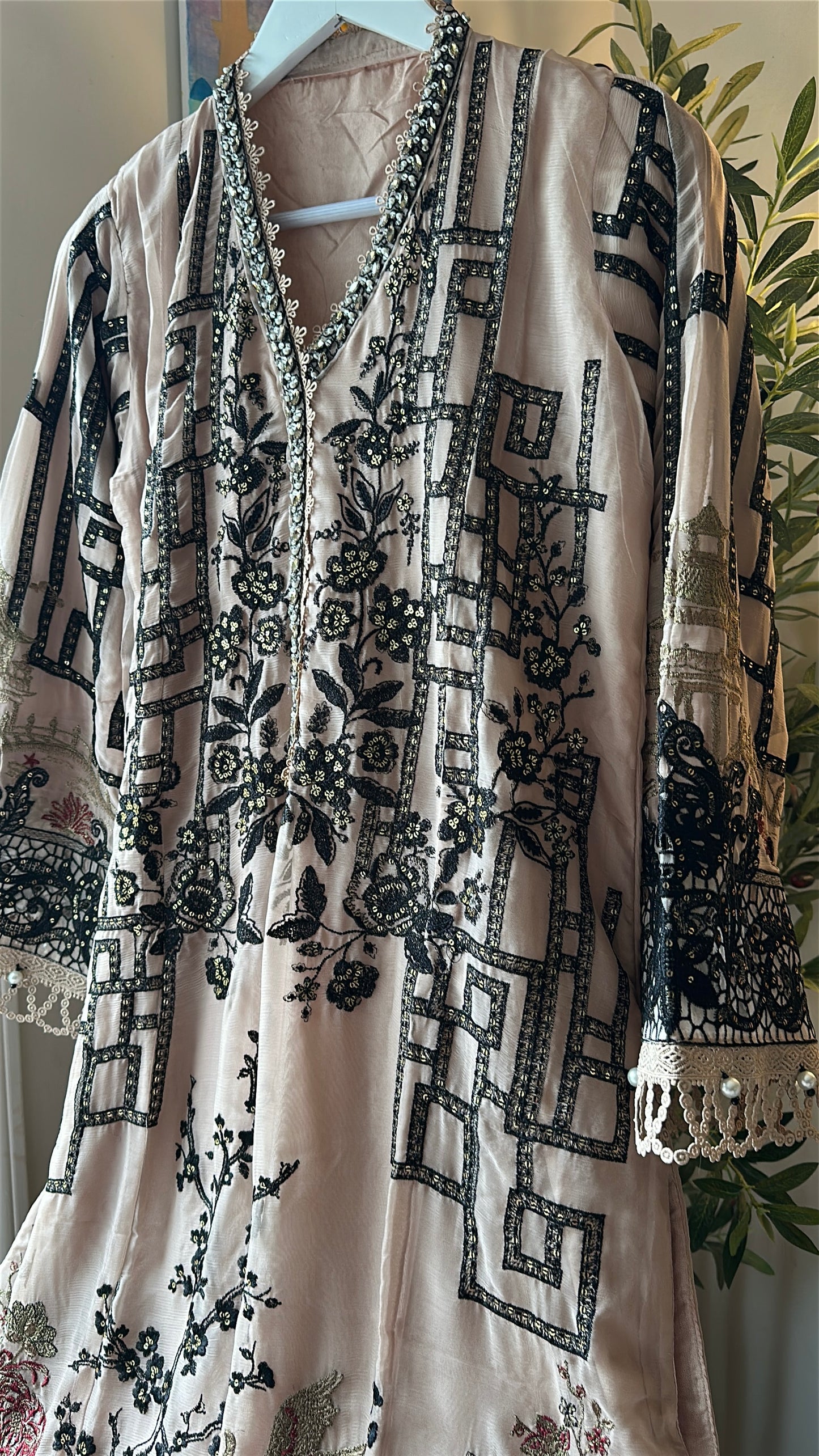 Mink Rosé Élan – A Soft Symphony of Romance & Luxury