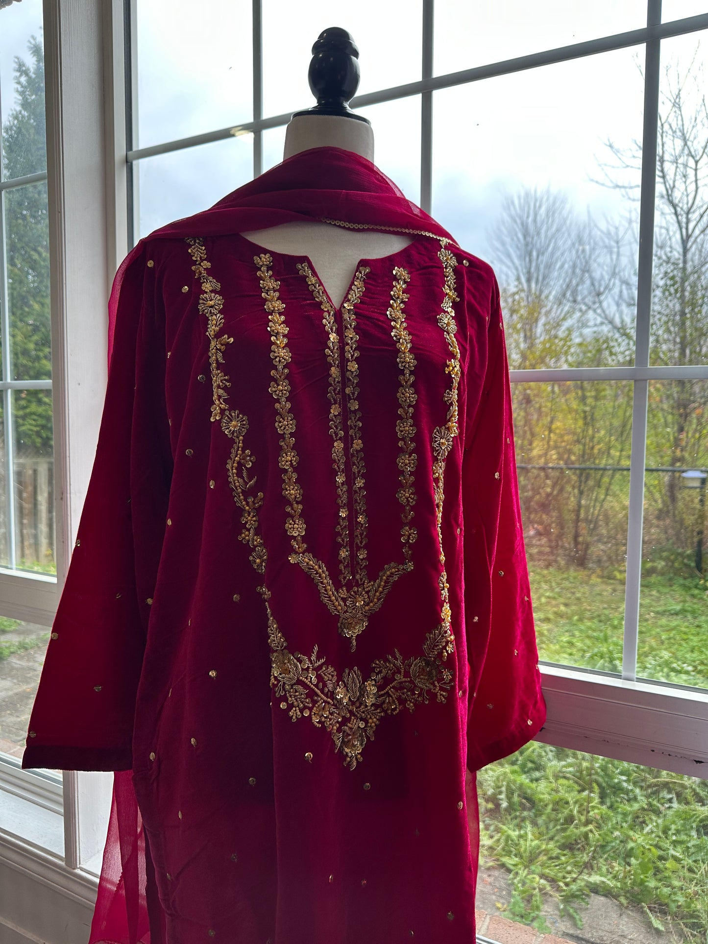 Gulabi Élan – The Velvet Bloom Edit