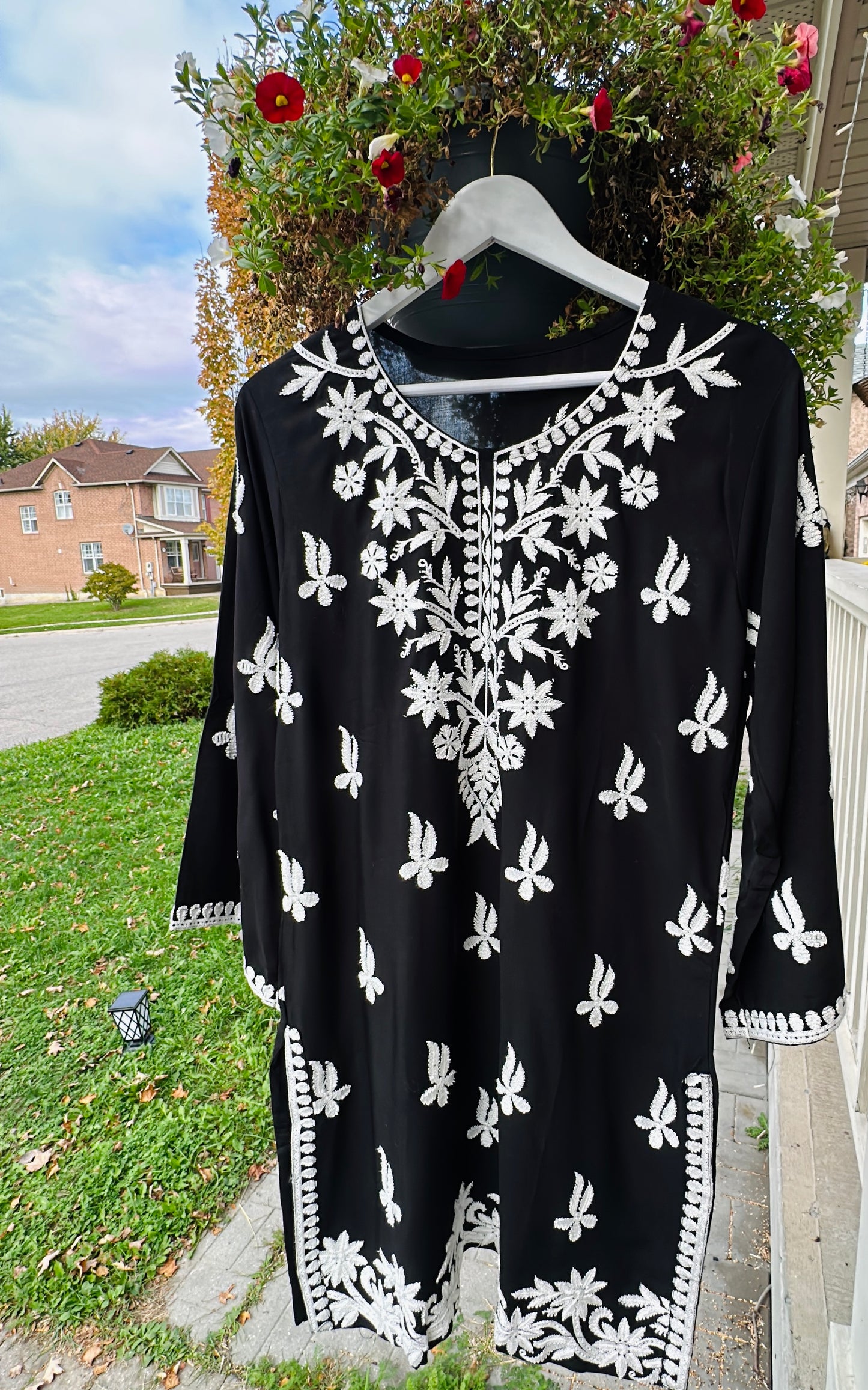 Noor-e-Siyah – Kashmiri Farshi Shalwar Set