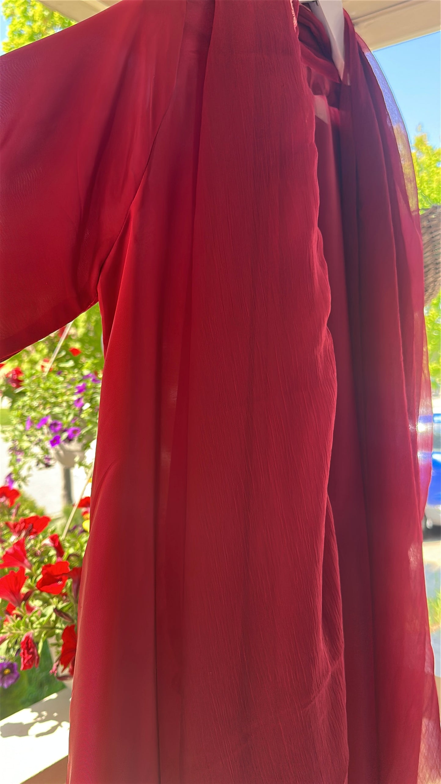❤️ Ruby Veil Élan – Deep Tones, Timeless Glamour