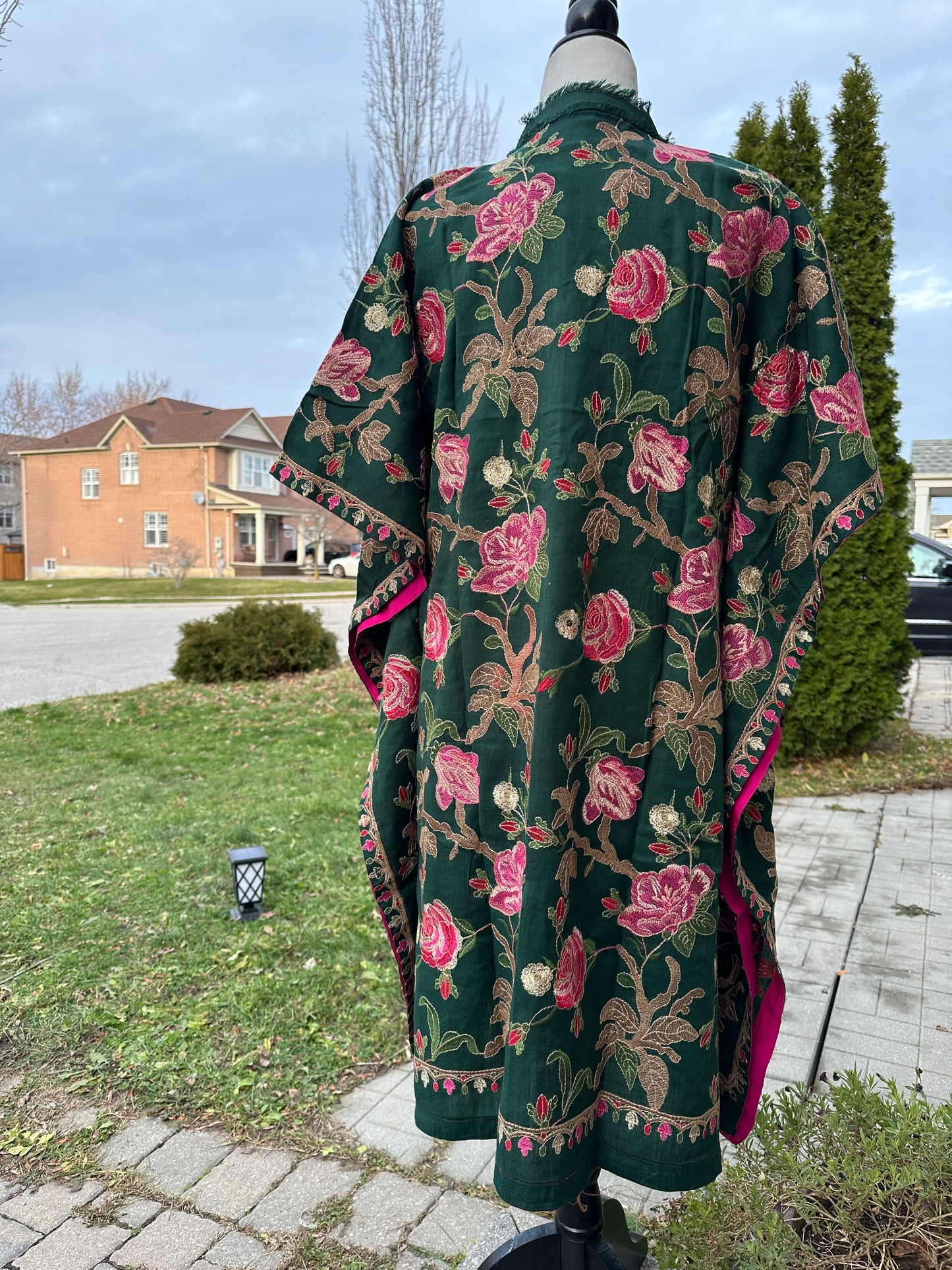 Shabnum-e-Gul – Dew on Roses ( Kaftan )