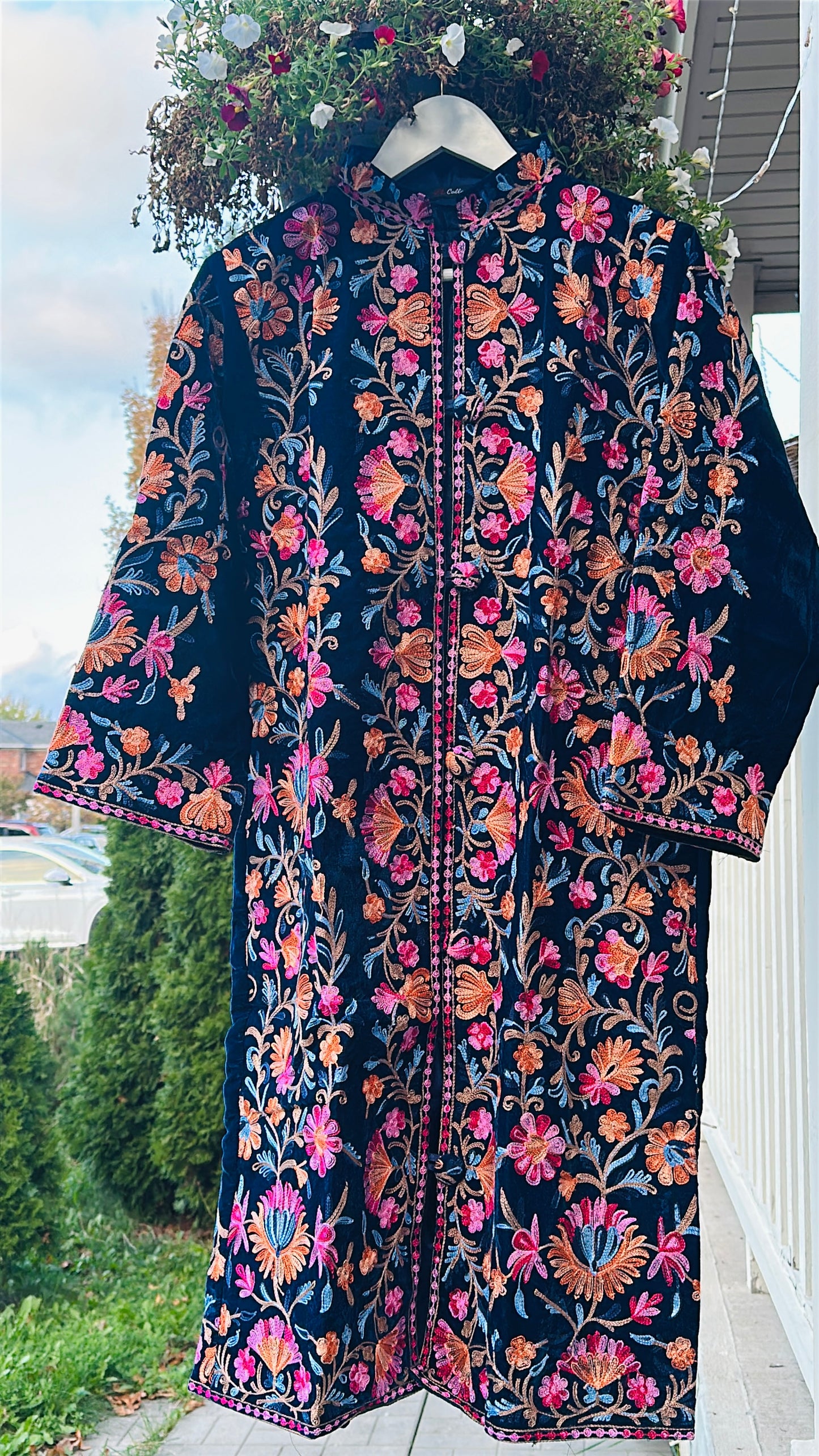 Velvet Reverie – The Kashmiri Wrap