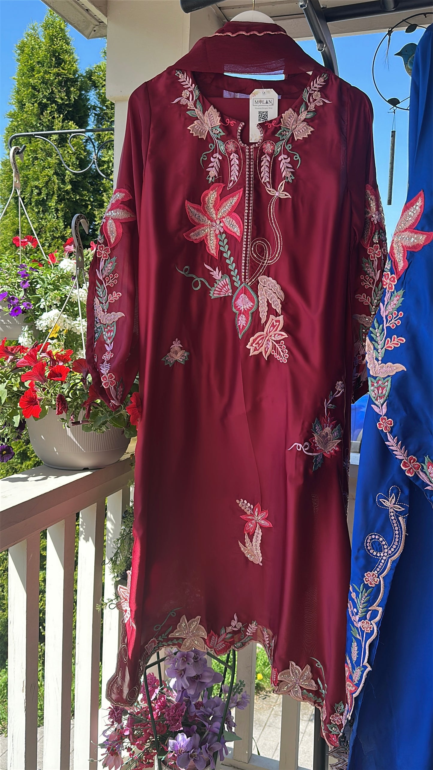 ❤️ Ruby Veil Élan – Deep Tones, Timeless Glamour