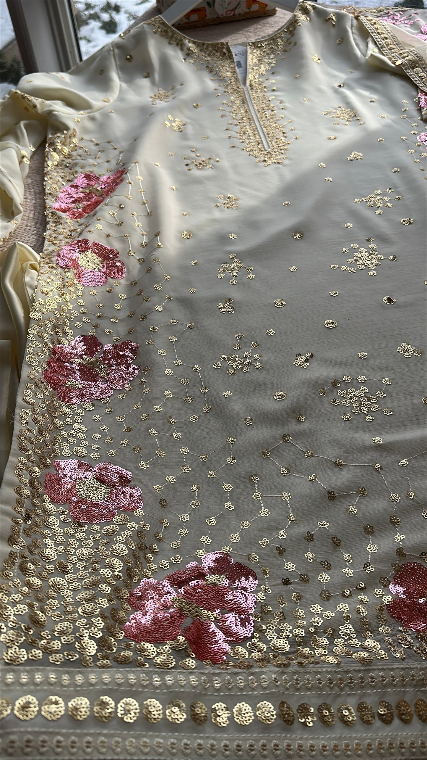 Noor-e-Gulabo – A Soft Bloom of Light & Grace