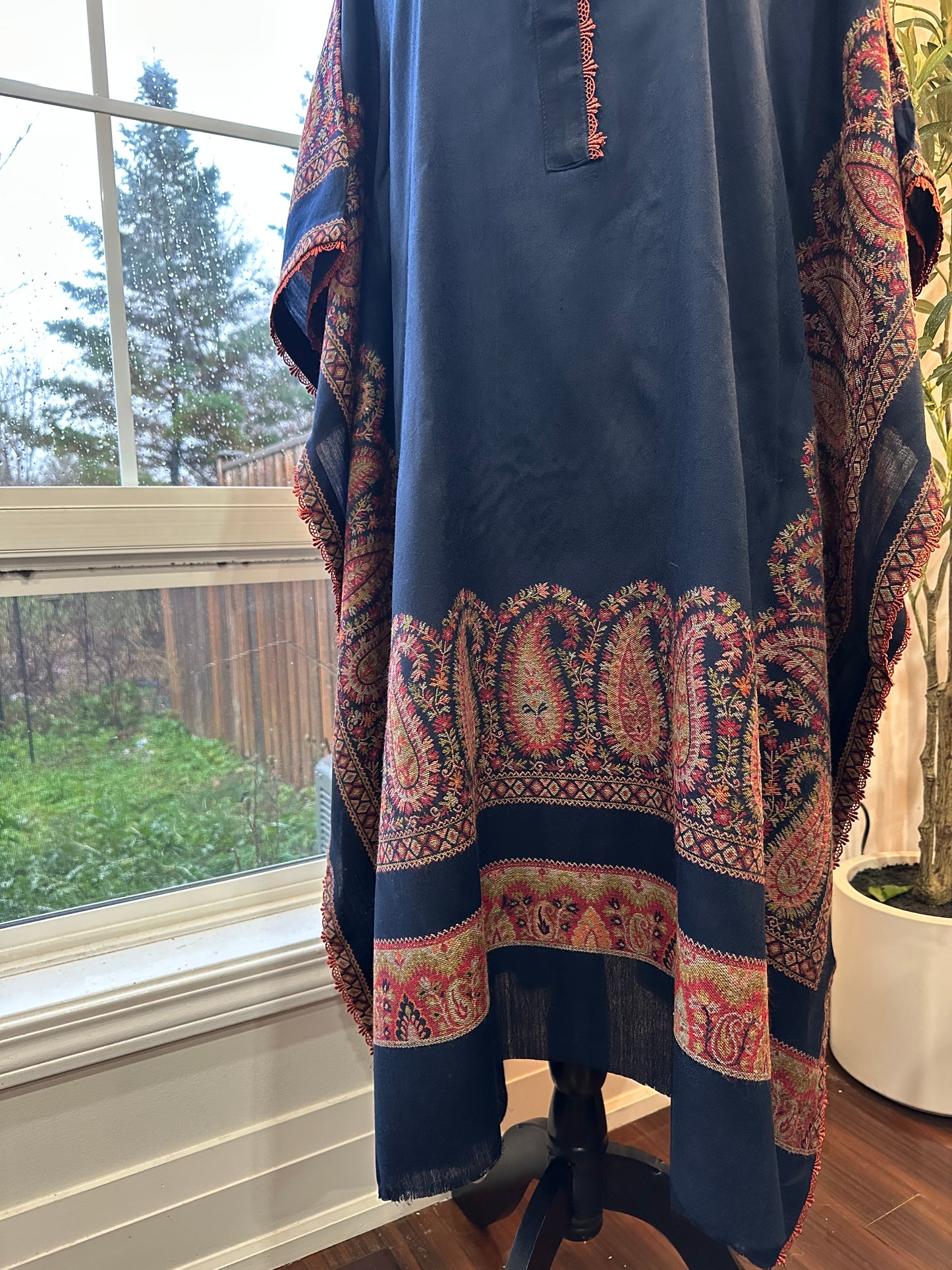 Neel-Raaz Kaftan – Midnight Tales in Thread