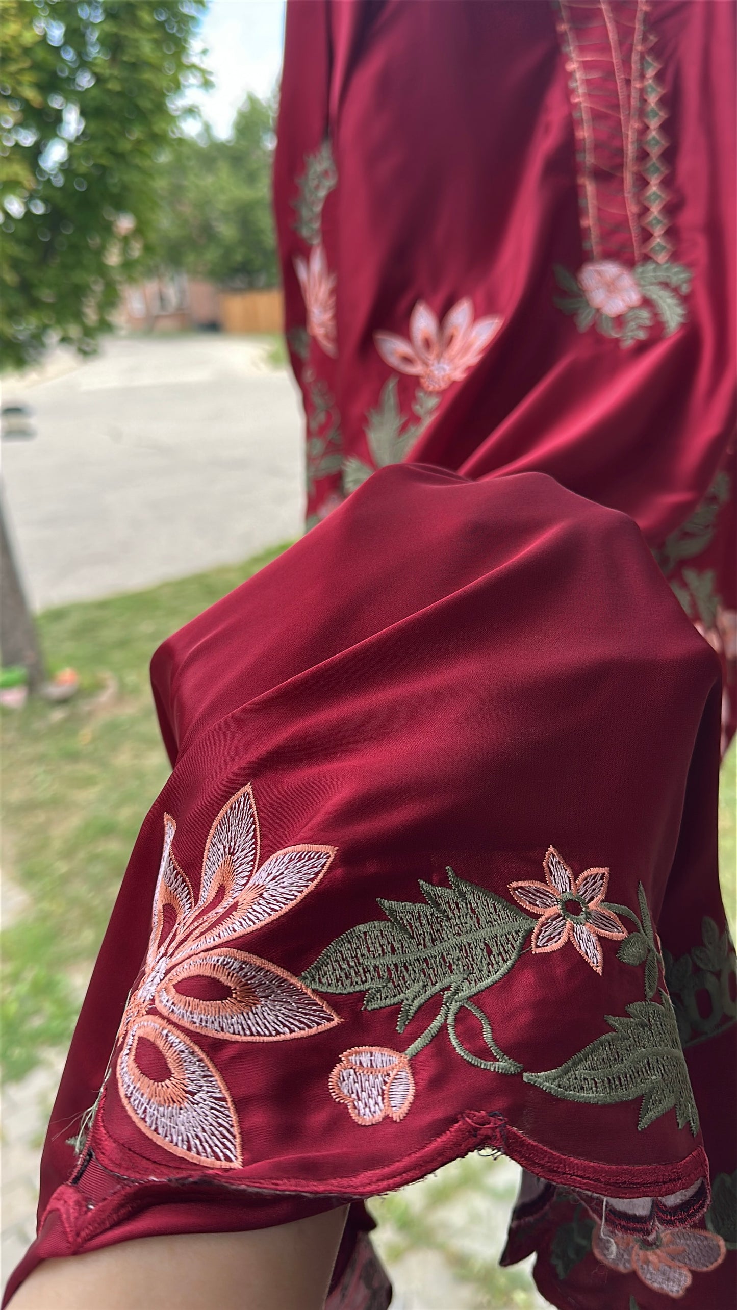 Mehrza – Embroidered Silk Kaftan 3-Piece Set