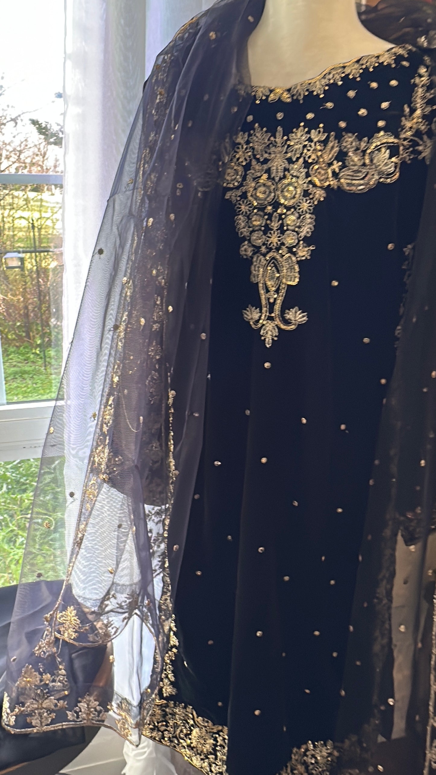 Zewar-e-Siyah – Jewels on Midnight Black