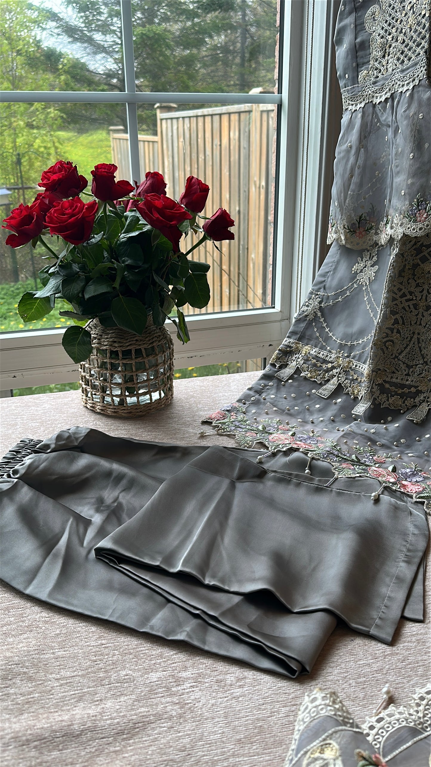 Ashen Lilac Mist – A Soft Dusk Wrapped in Elegance