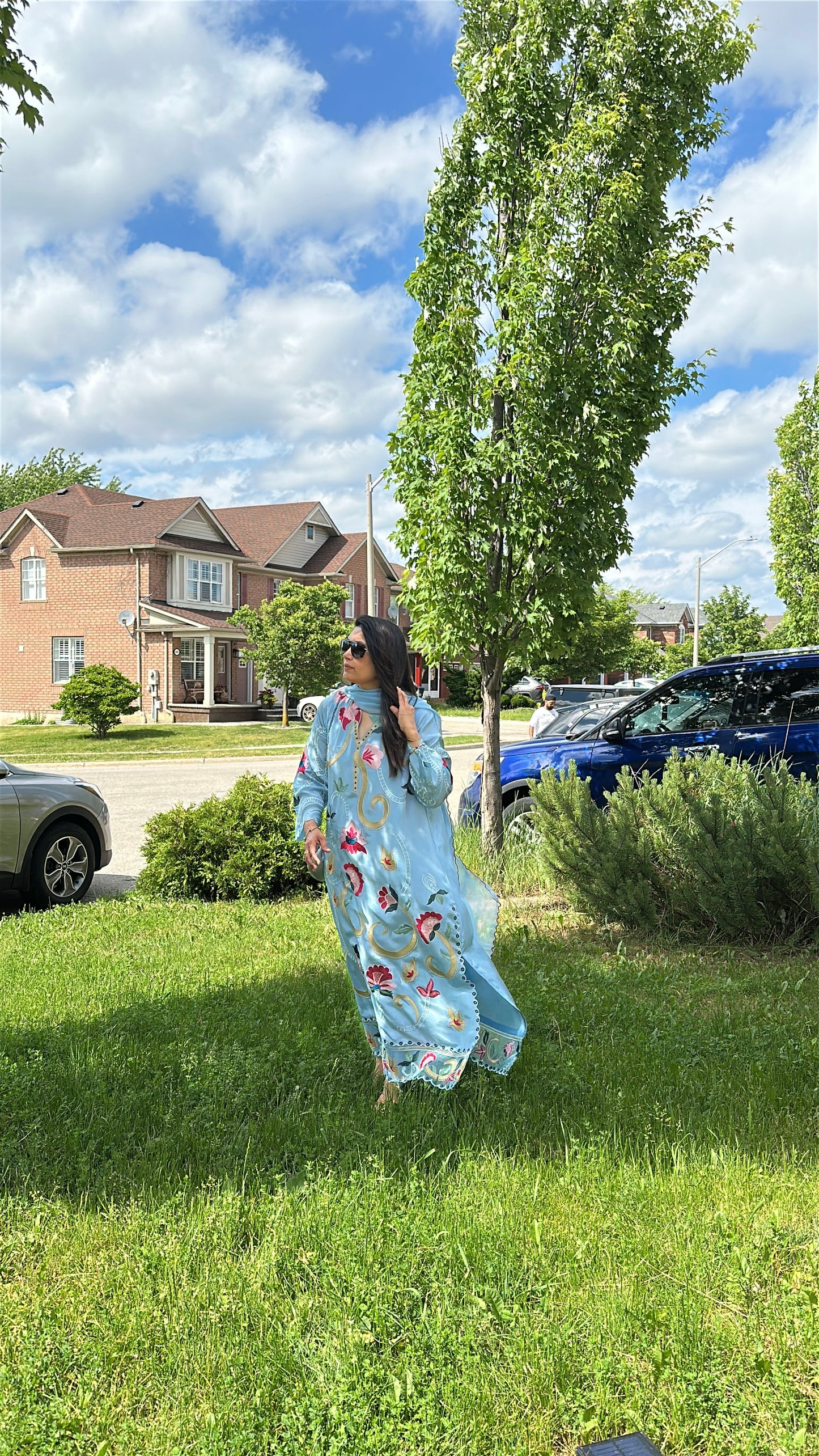 Blue Bloom – A Garden in Motion