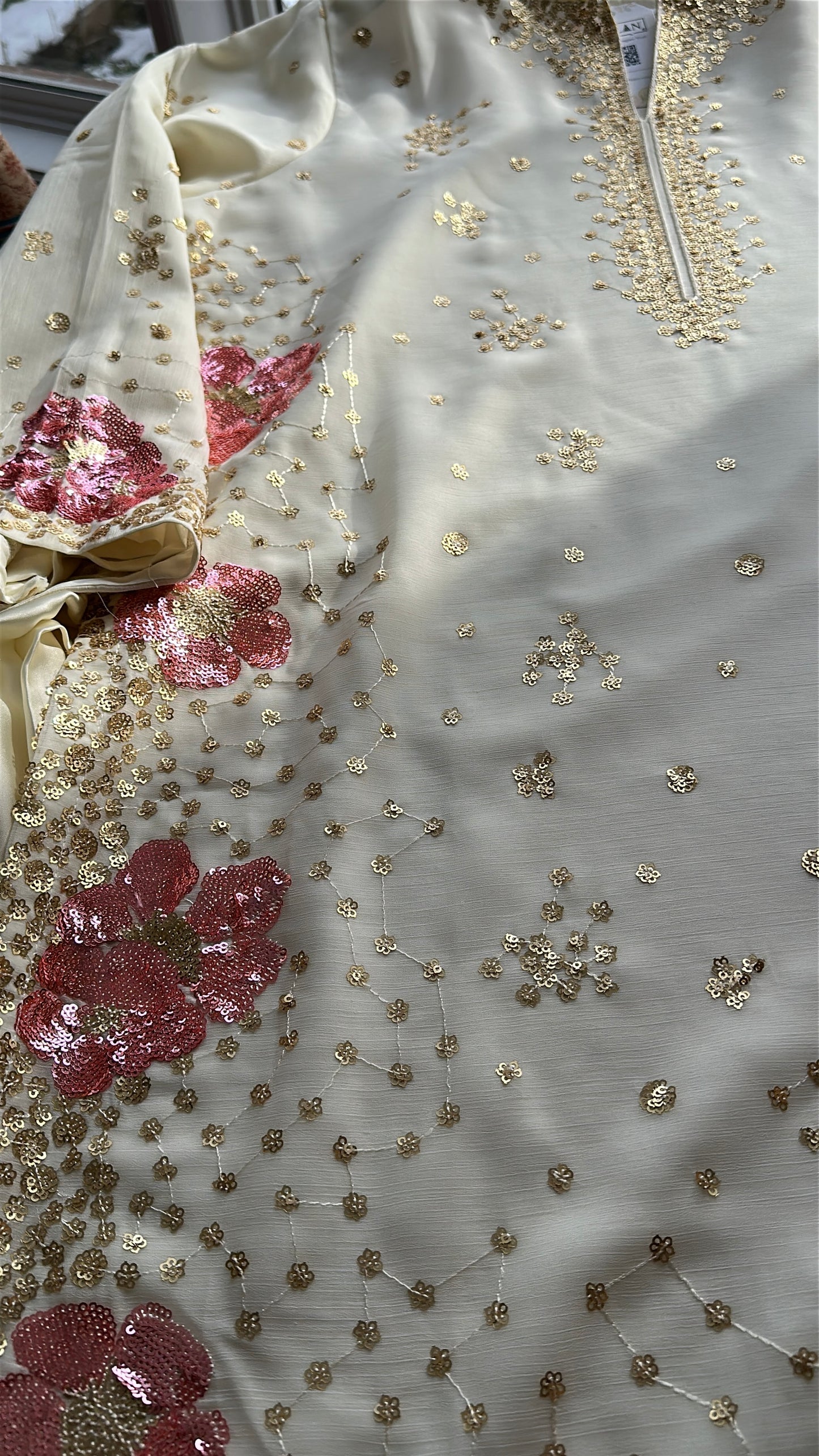 Noor-e-Gulabo – A Soft Bloom of Light & Grace