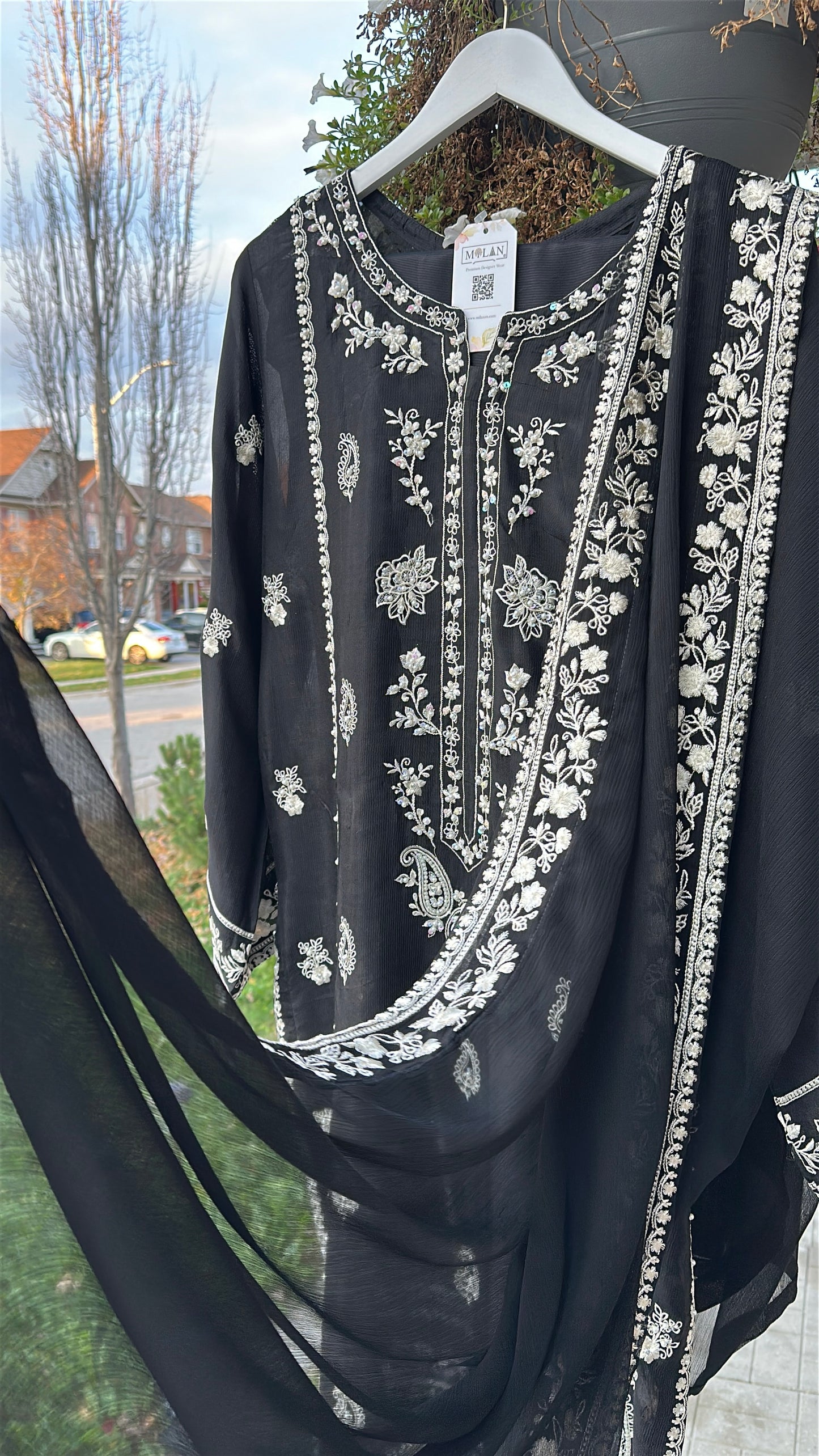 Moonlit Noir – Soft Elegance in Midnight Black