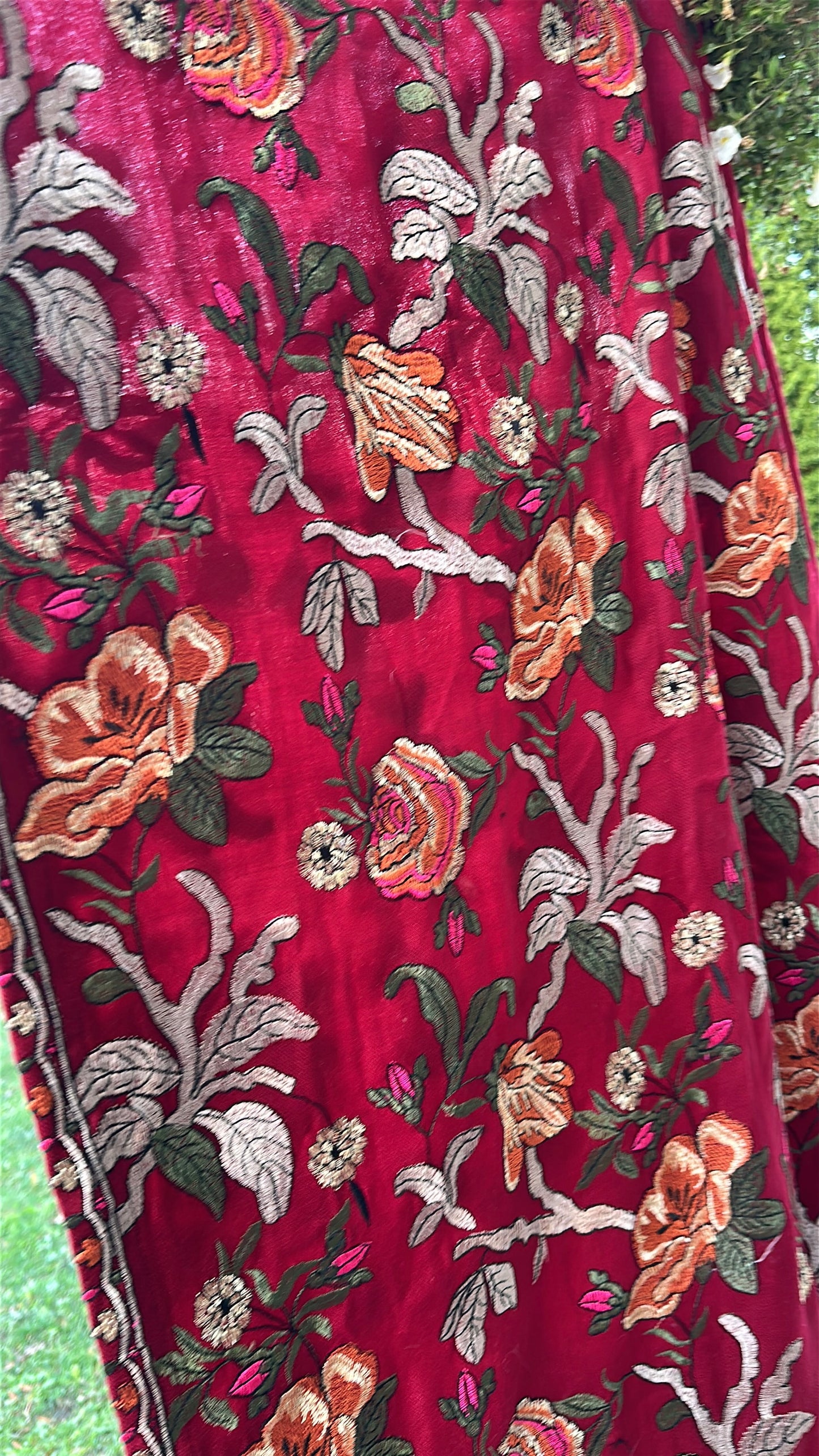 Gulab Jal – A Deep Maroon Kaftan