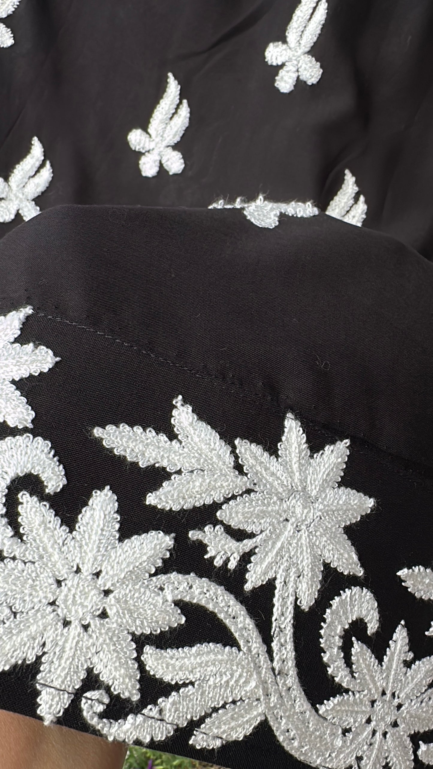 Noor-e-Siyah – Kashmiri Farshi Shalwar Set