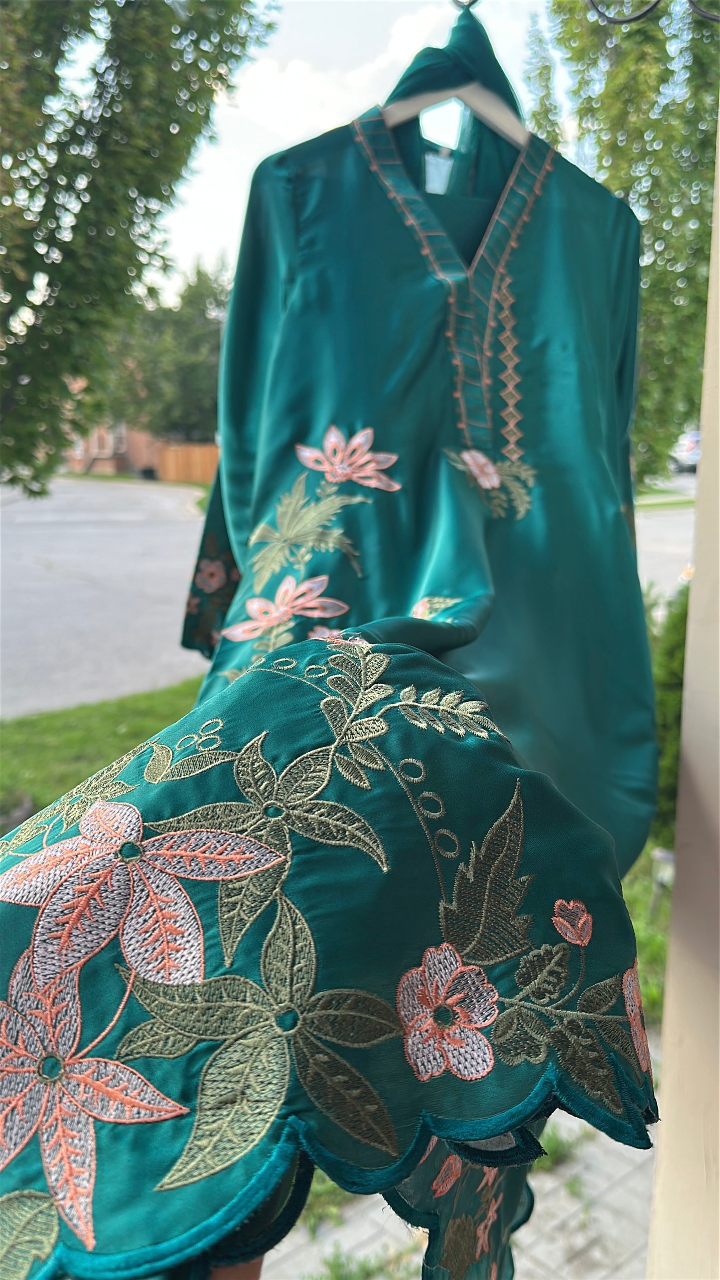 Zarveen Emerald — Jewel-Toned Silk Kaftan Set