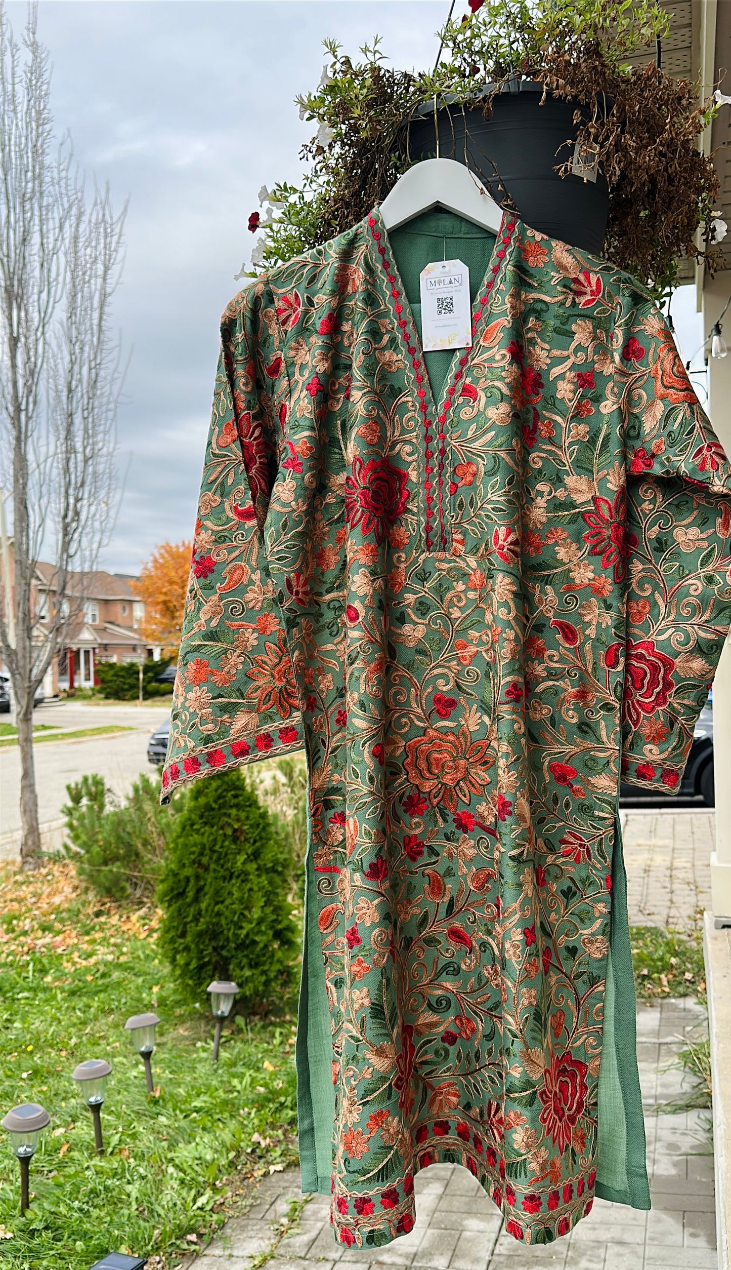 Pistachio Pashmina – Soft Heritage in Pastel Green