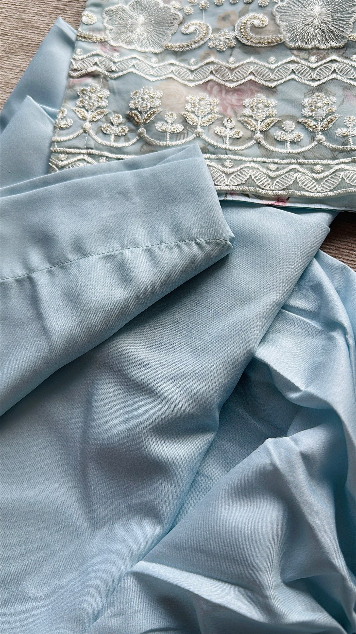 Noor-e-Baraf – An Icy Fairytale Bloom