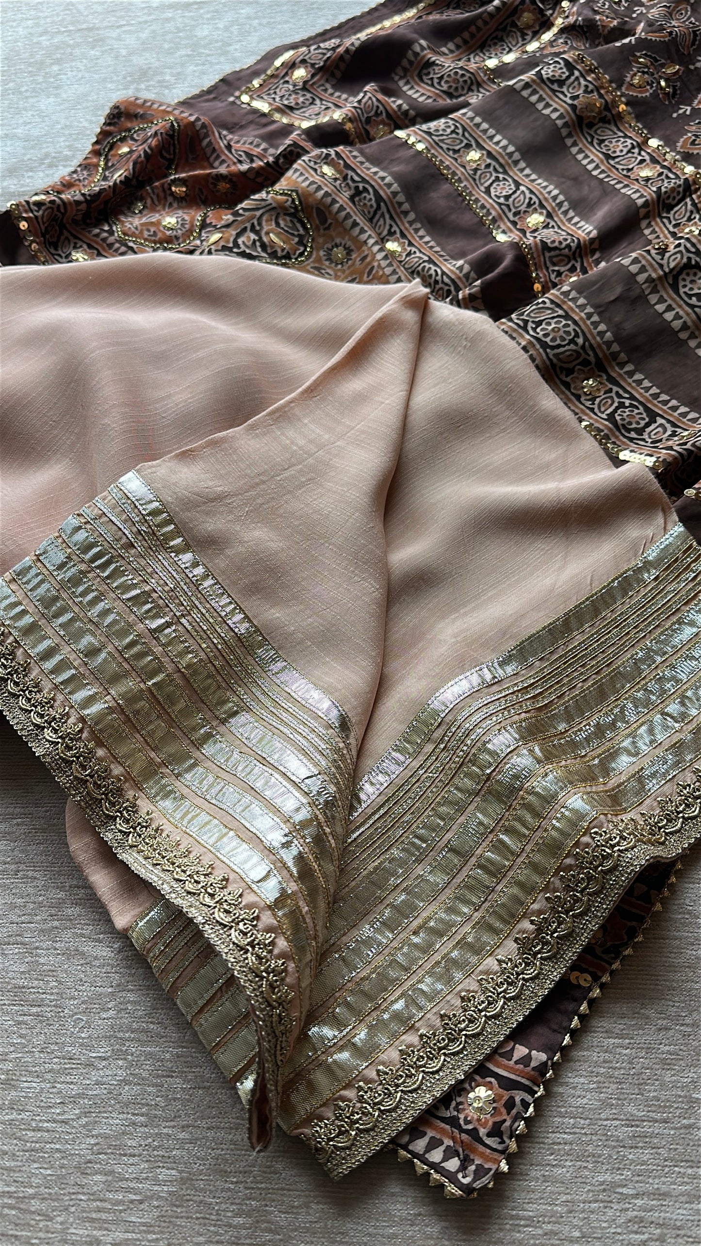 Ajrak Zareen Dusk Élan – Where Earth Meets Gold