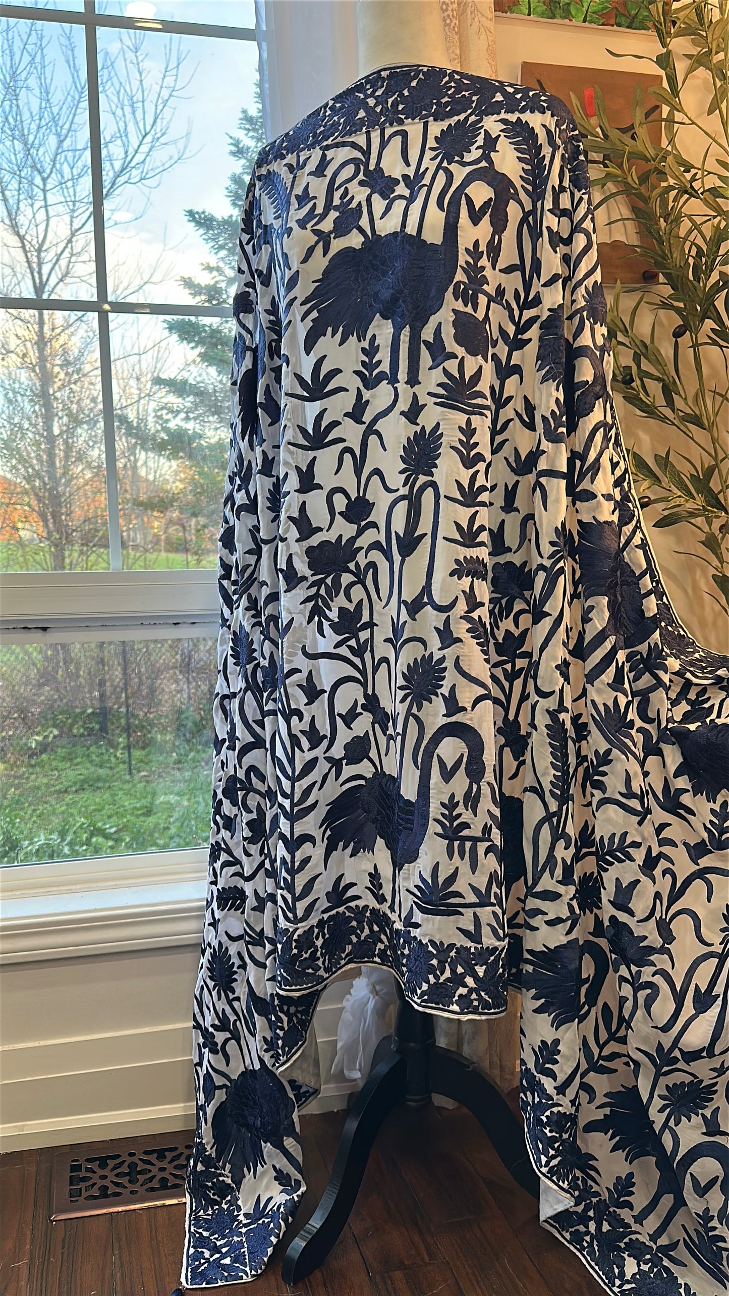 Neeli Yaadein Flamingo Dupatta – Hand-Embroidered