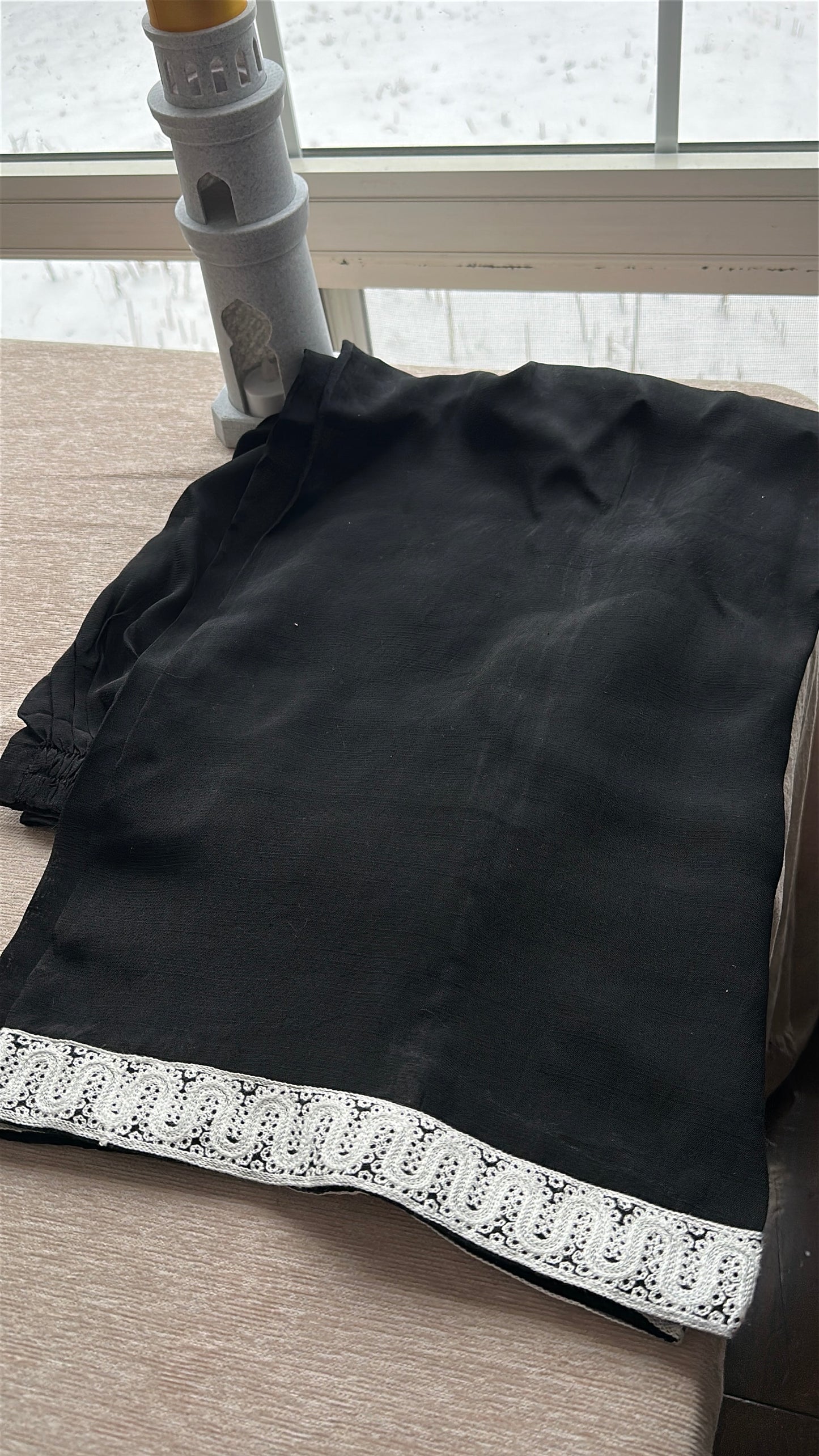 Noir Ivory Élan – Midnight Elegance Reimagined