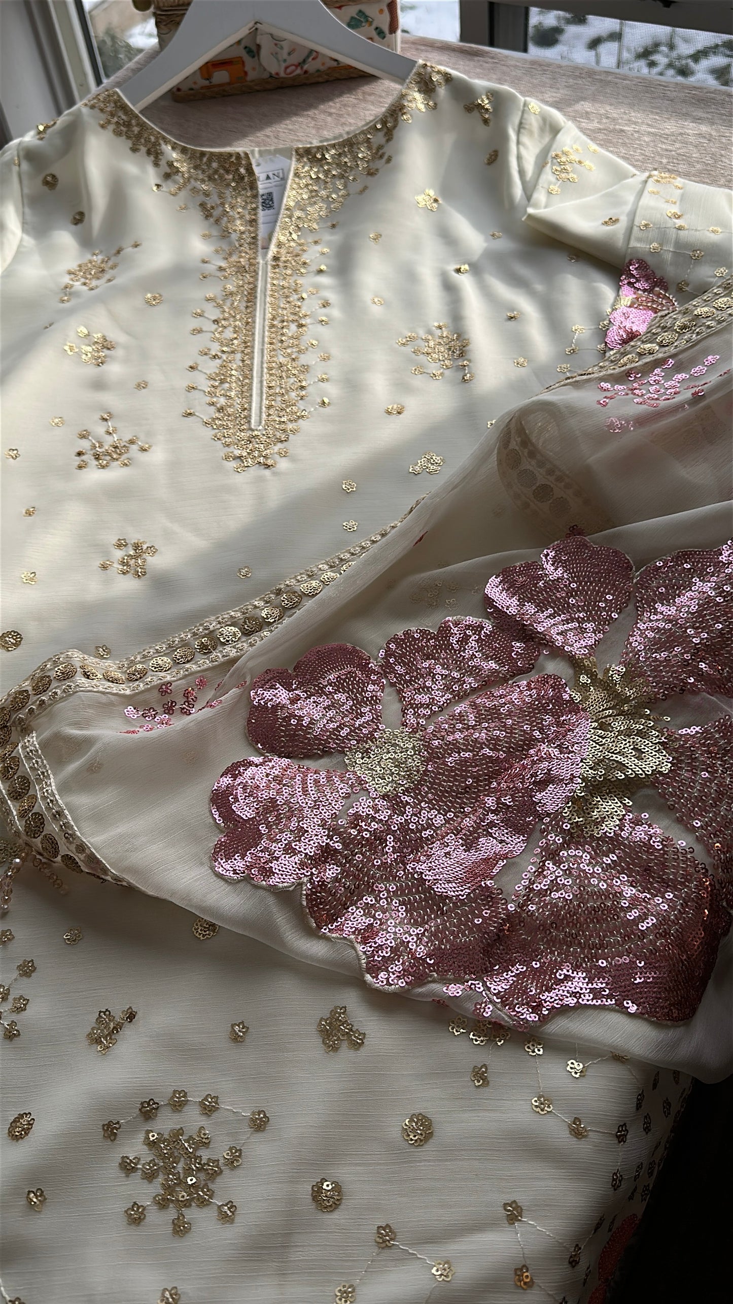 Noor-e-Gulabo – A Soft Bloom of Light & Grace