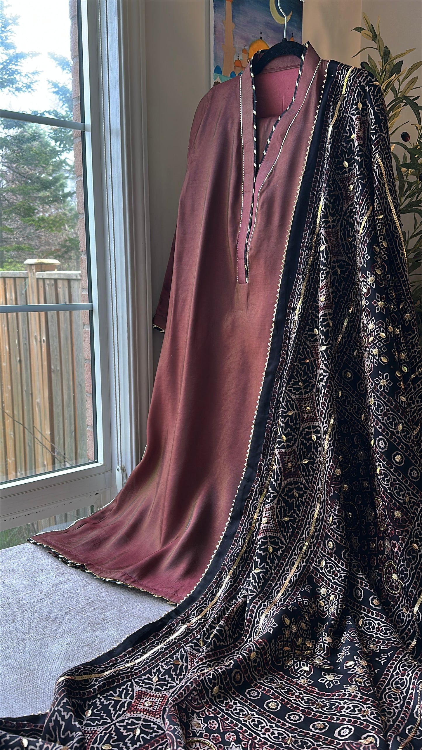 Rosé Noir Ajrak Élan – Where Soft Grace Meets Bold Heritage