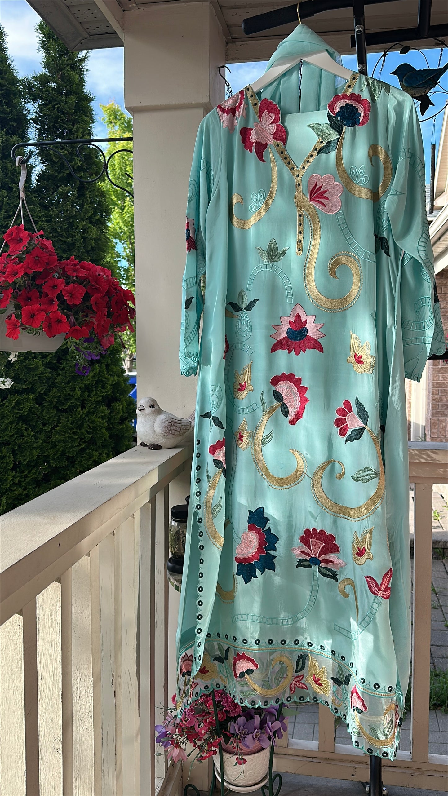 Blue Bloom – A Garden in Motion