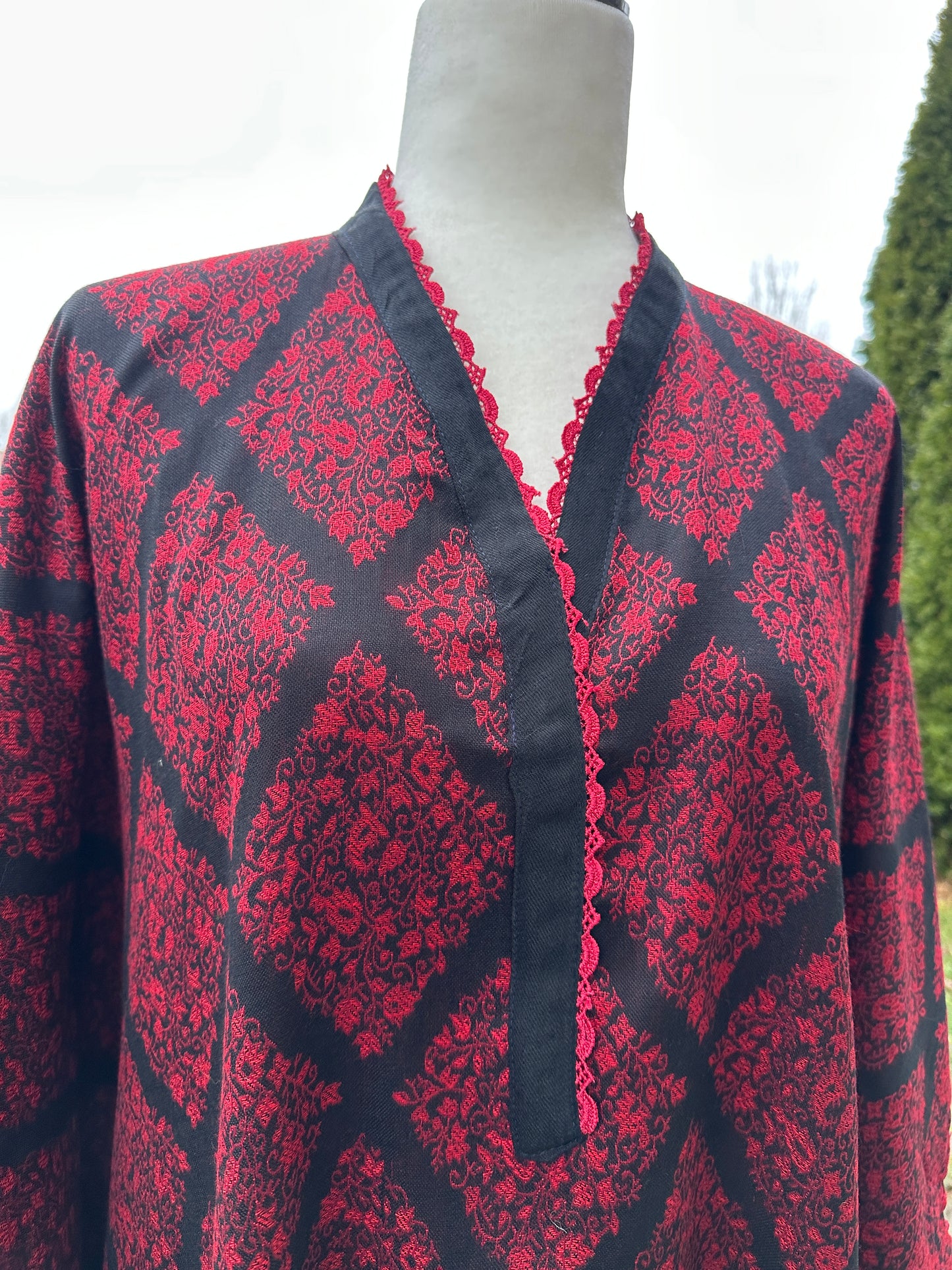 Zar-e-Mohabbat – The Ruby Noir Heritage Wrap