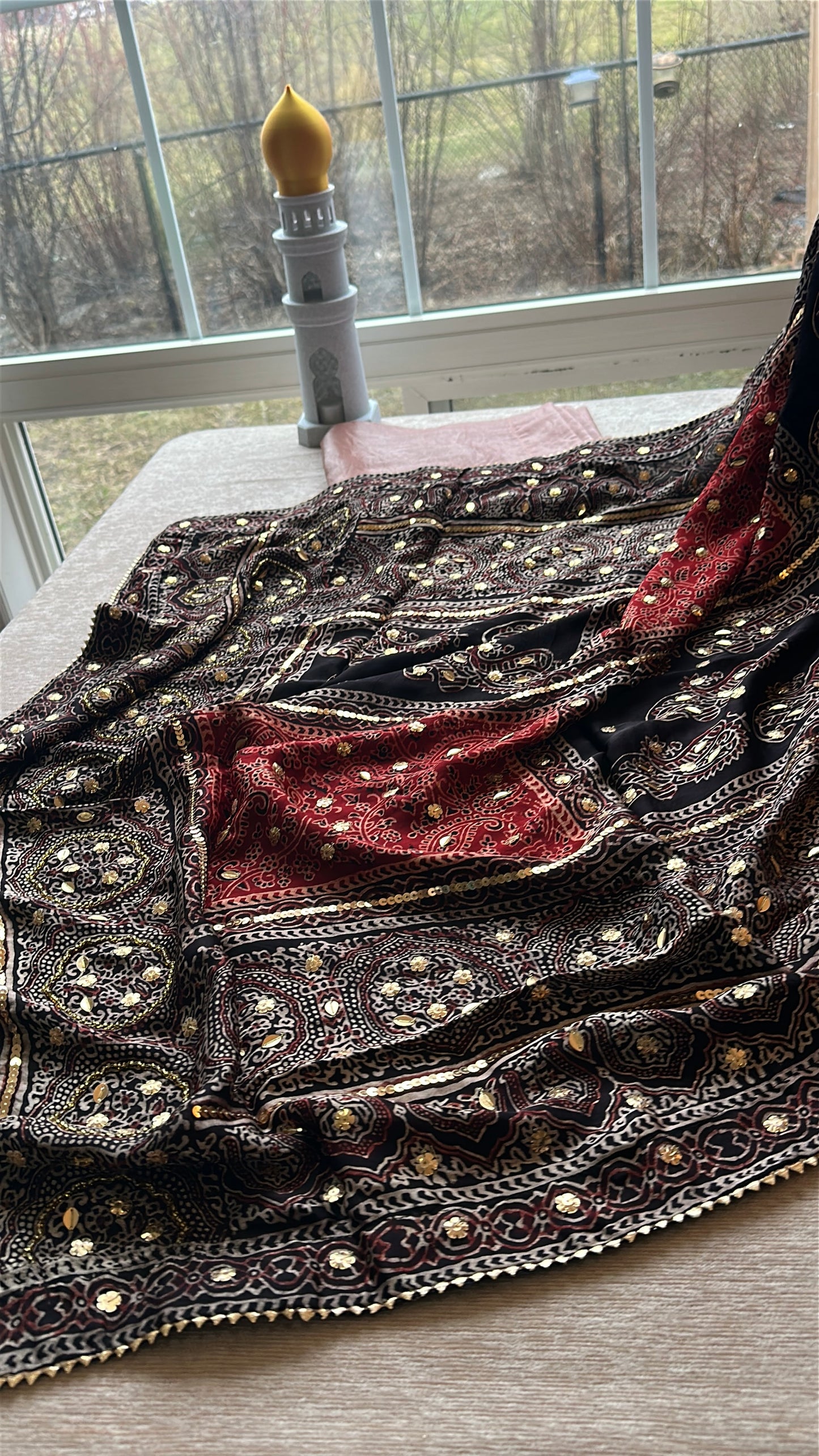 Dusty Rose Ajrak Élan – Soft Elegance, Rooted in Heritage