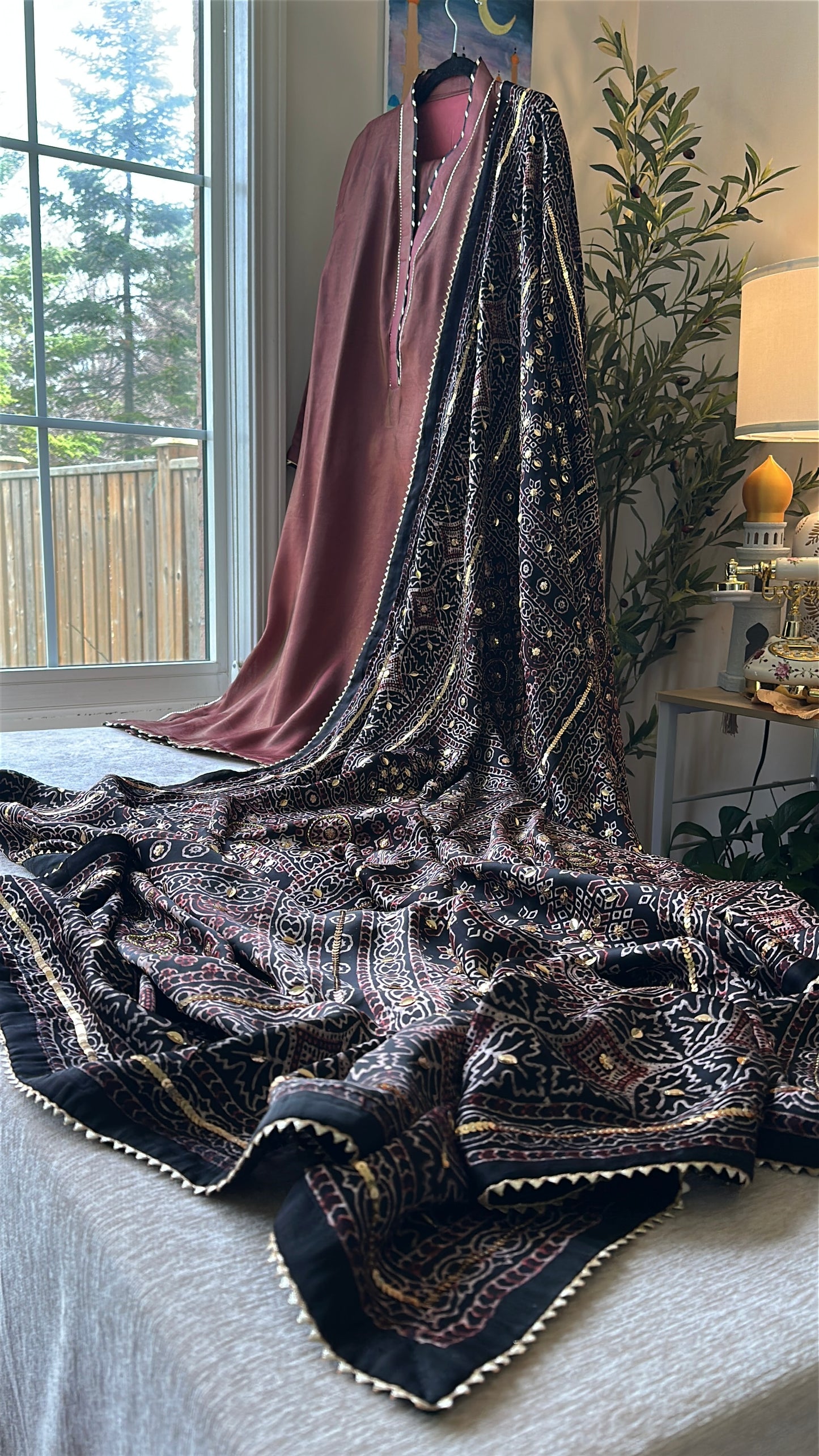 Rosé Noir Ajrak Élan – Where Soft Grace Meets Bold Heritage