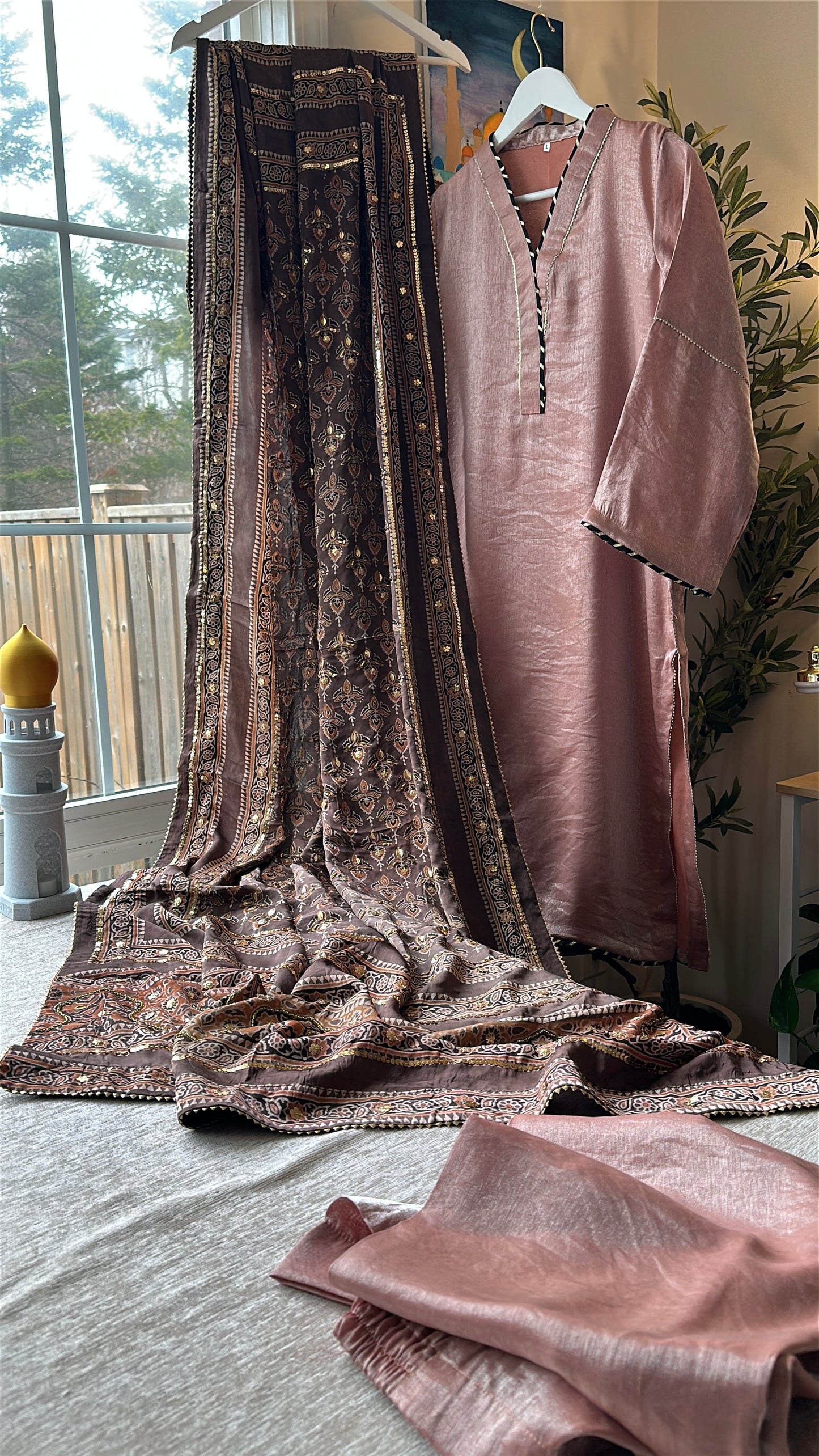 Ajrak Rosé Mehr Élan – A Soft Glow of Heritage & Grace