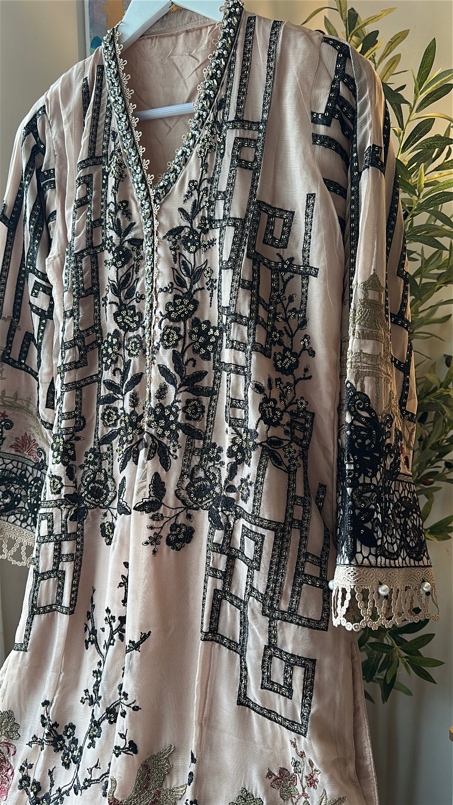 Mink Rosé Élan – A Soft Symphony of Romance & Luxury