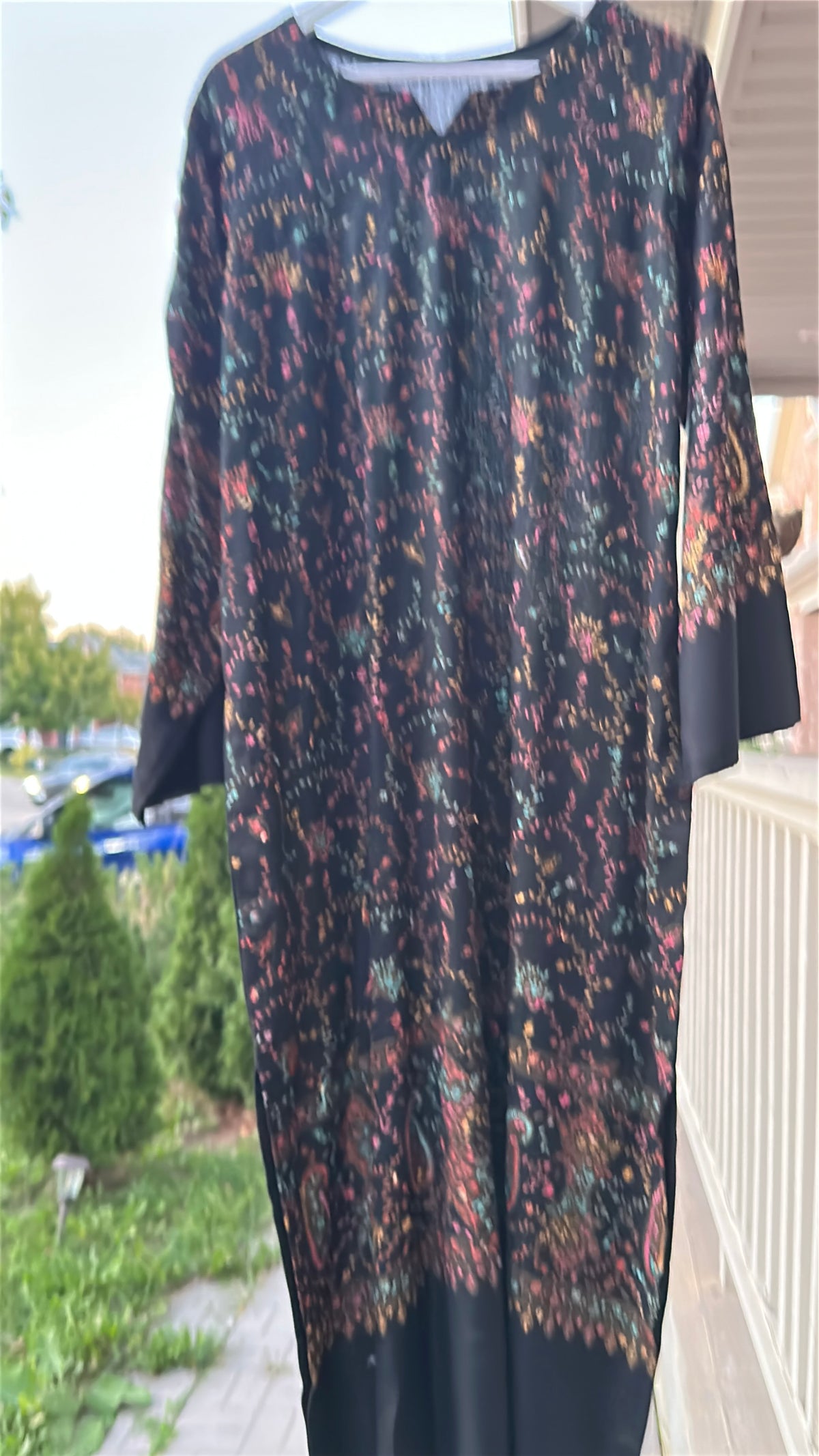 Rang-e-Shab Black Pashmina Kaftan – Embroidered