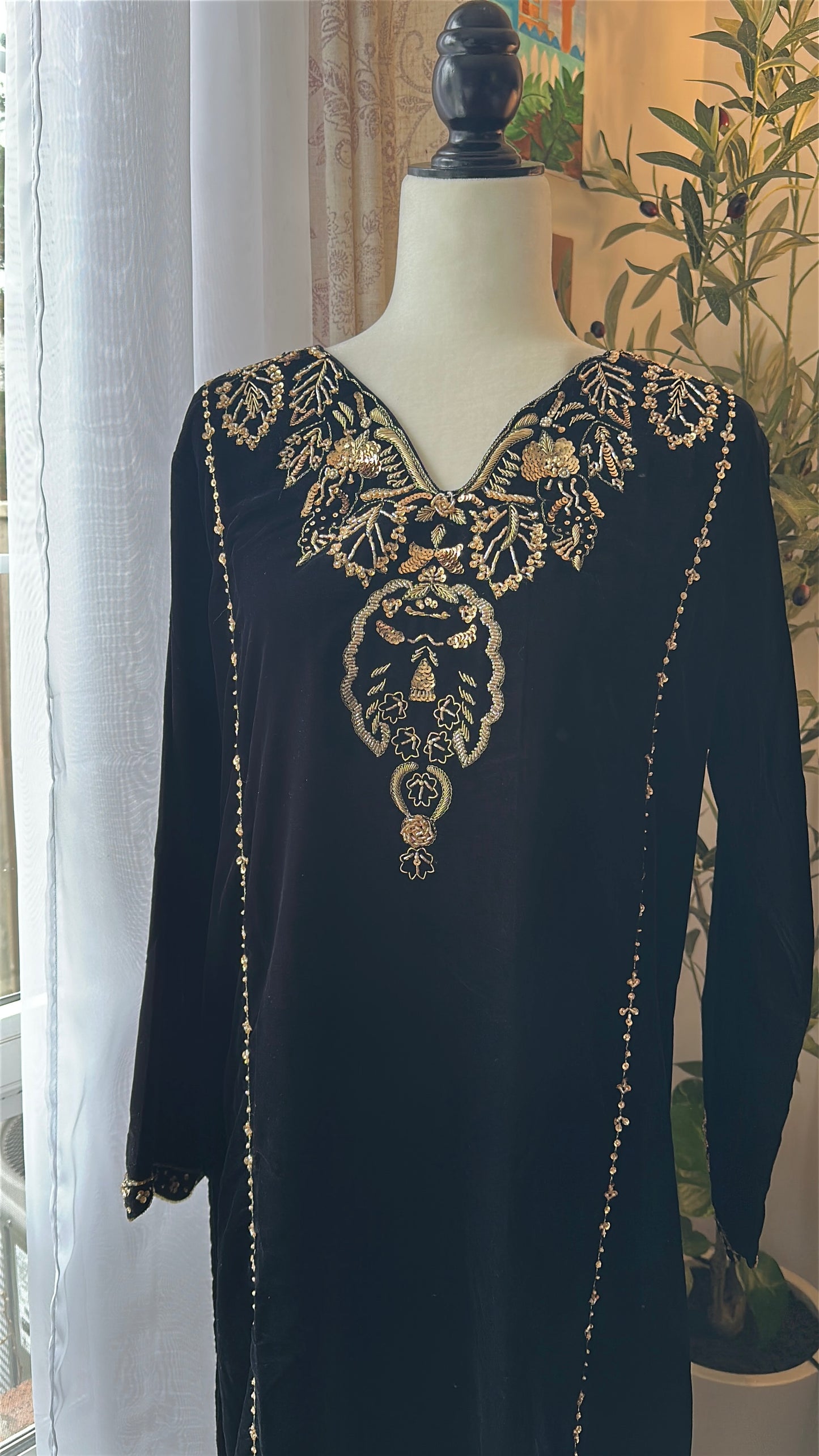 Noir Élysée Velvet – Handworked Luxe Ensemble