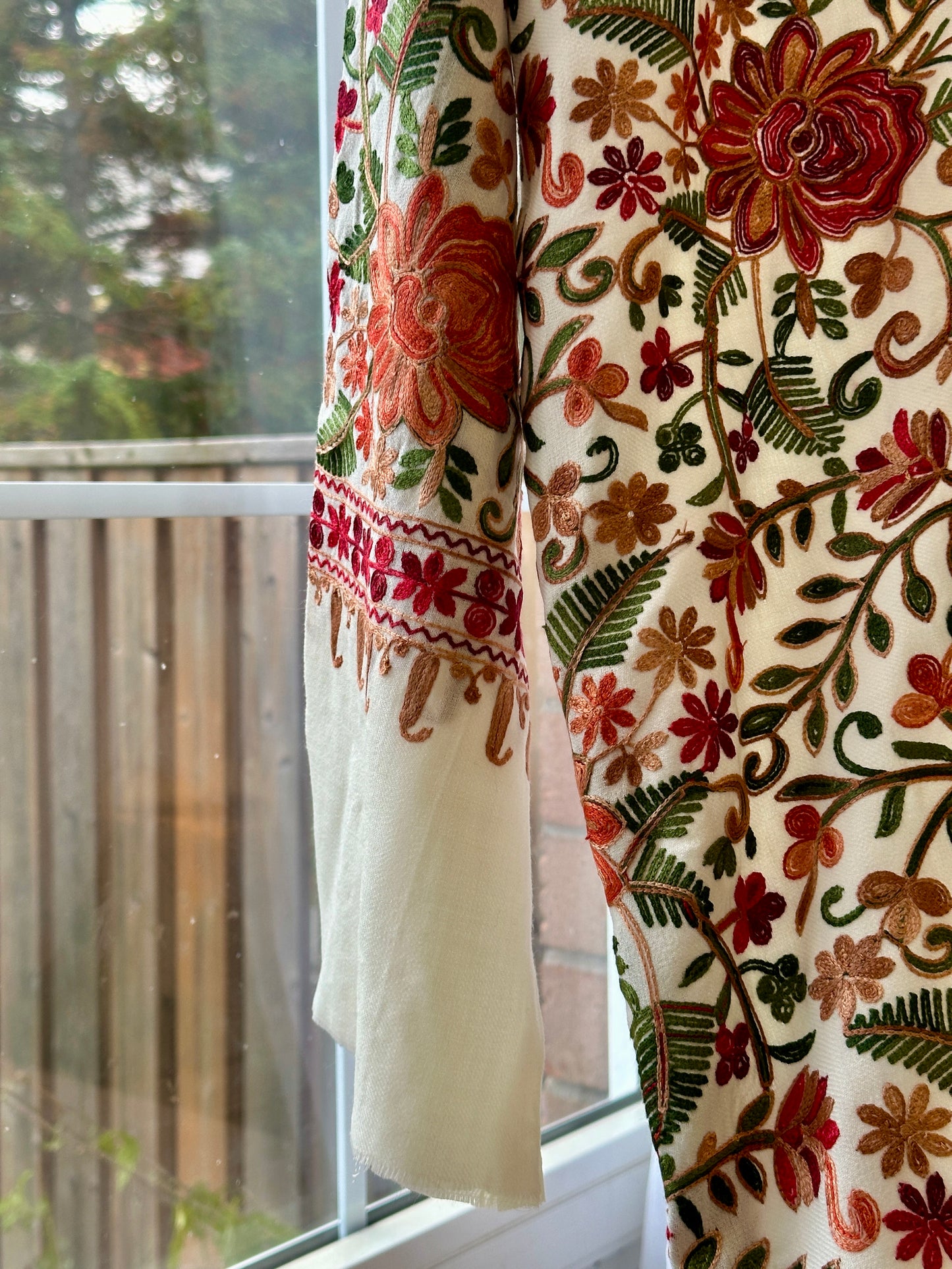 Gulbahaar-e-Ivory – Heritage Kaftan Series