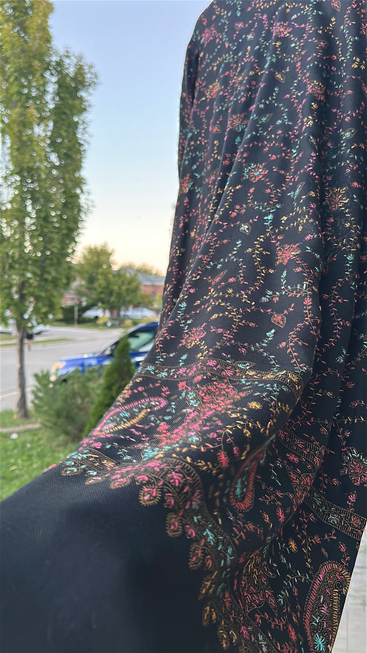 Rang-e-Shab Black Pashmina Kaftan – Embroidered